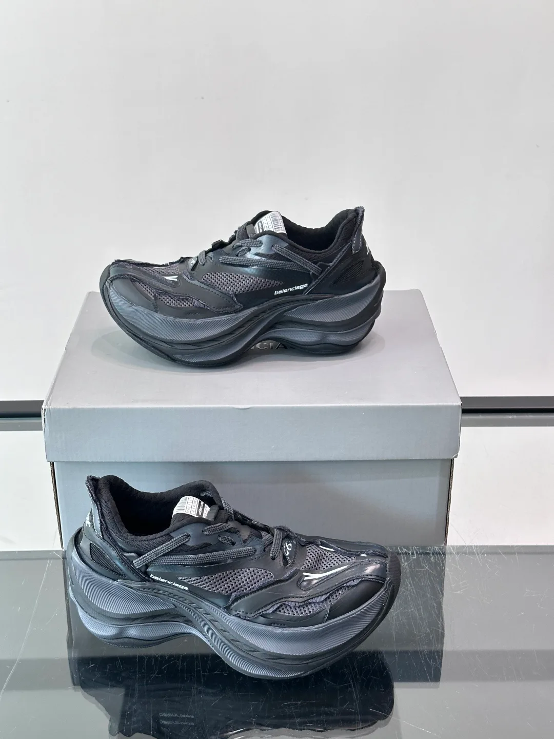 Кроссовки Женские Balenciaga 17634158