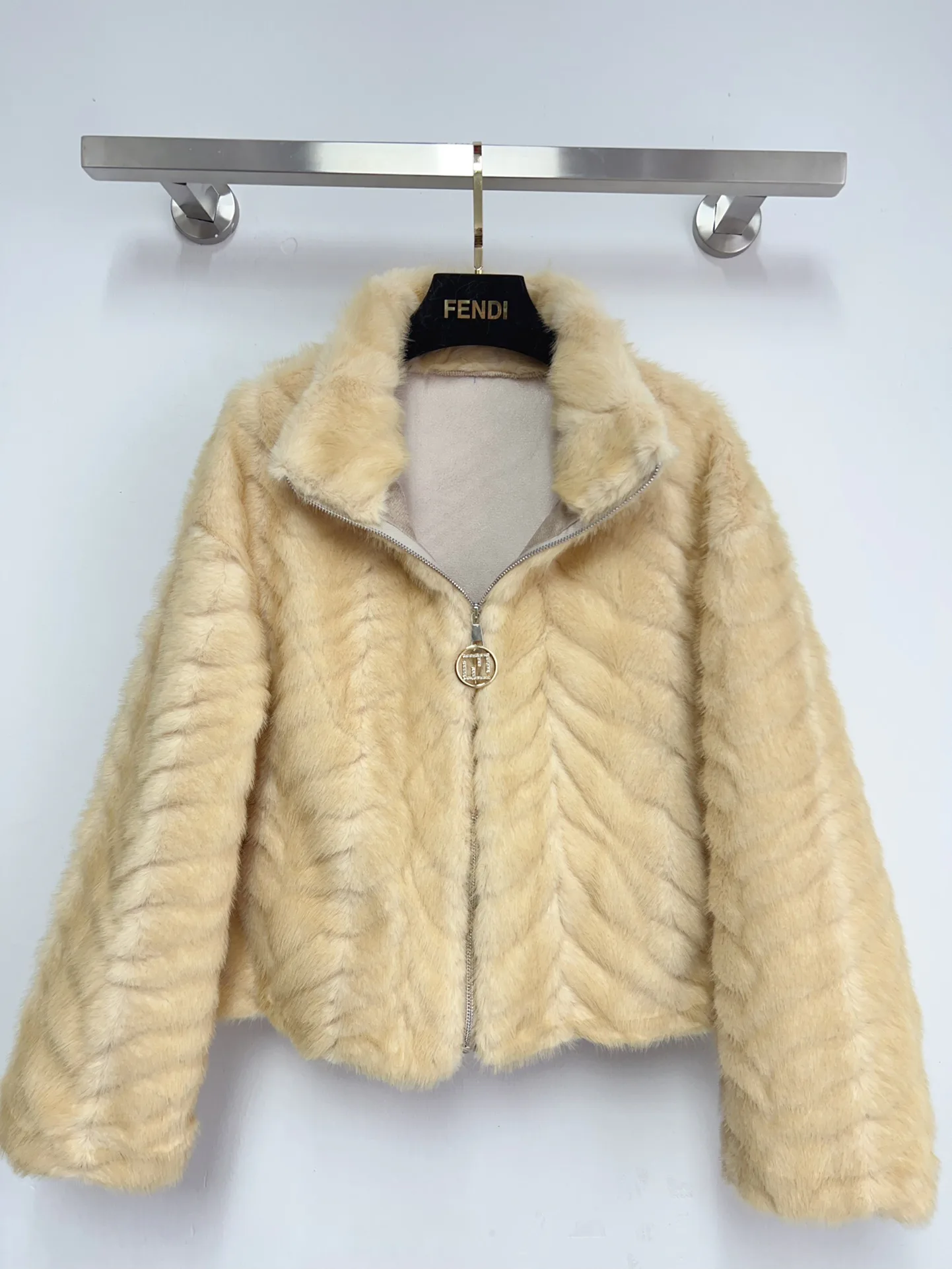 Шубы Женские Fendi 856082