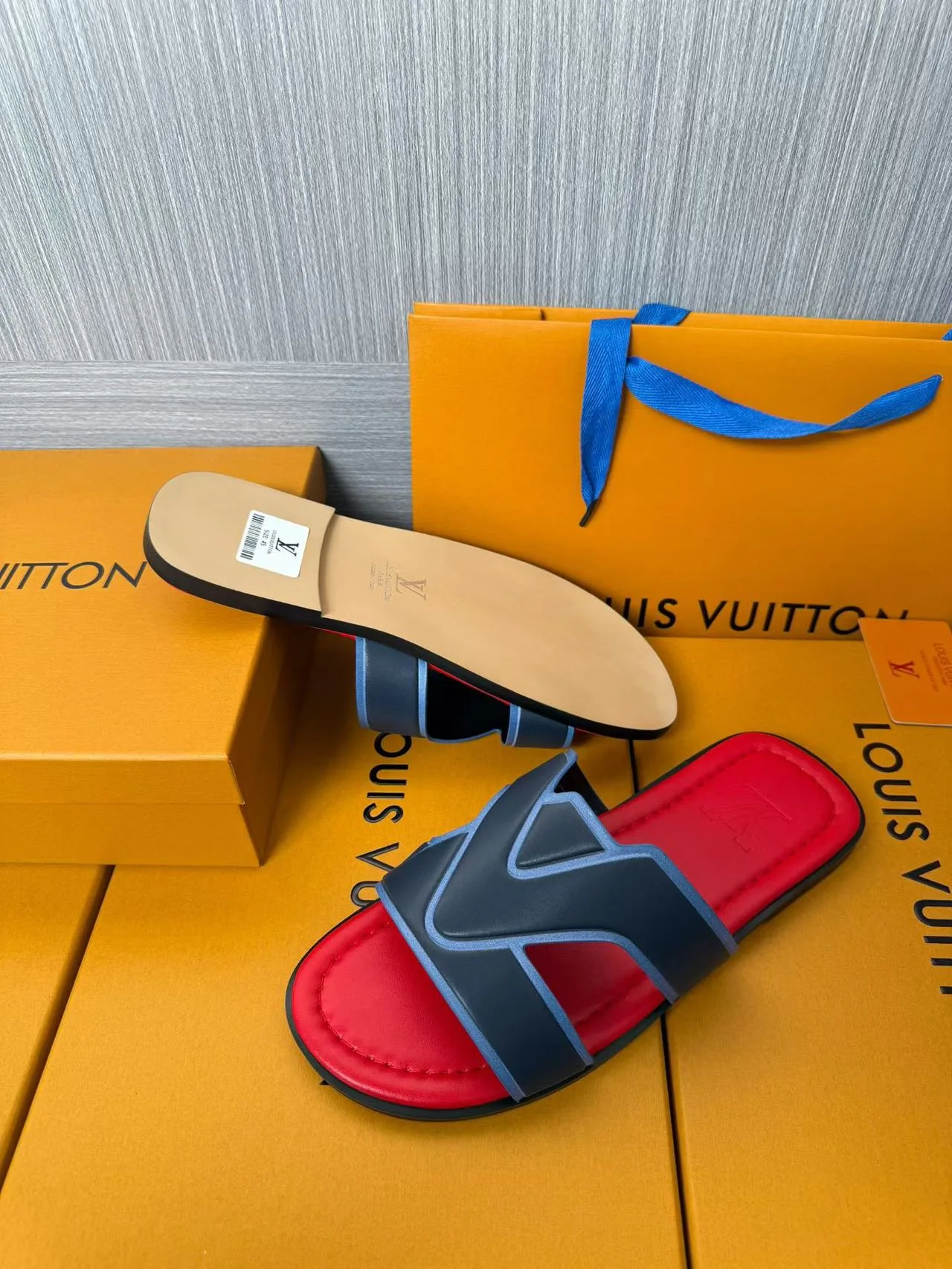 Шлепанцы Женские Louis Vuitton 1310623