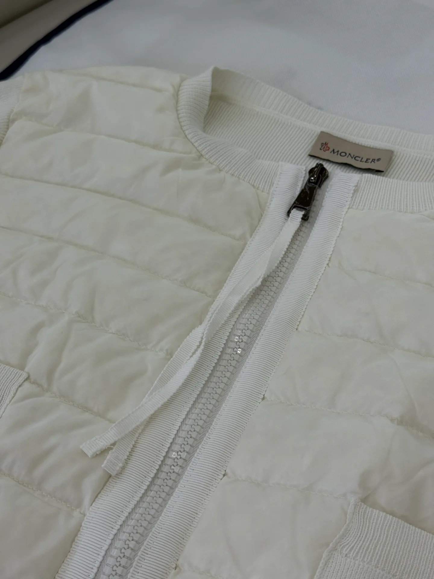 Куртки И Пуховики Женские Moncler 17122201