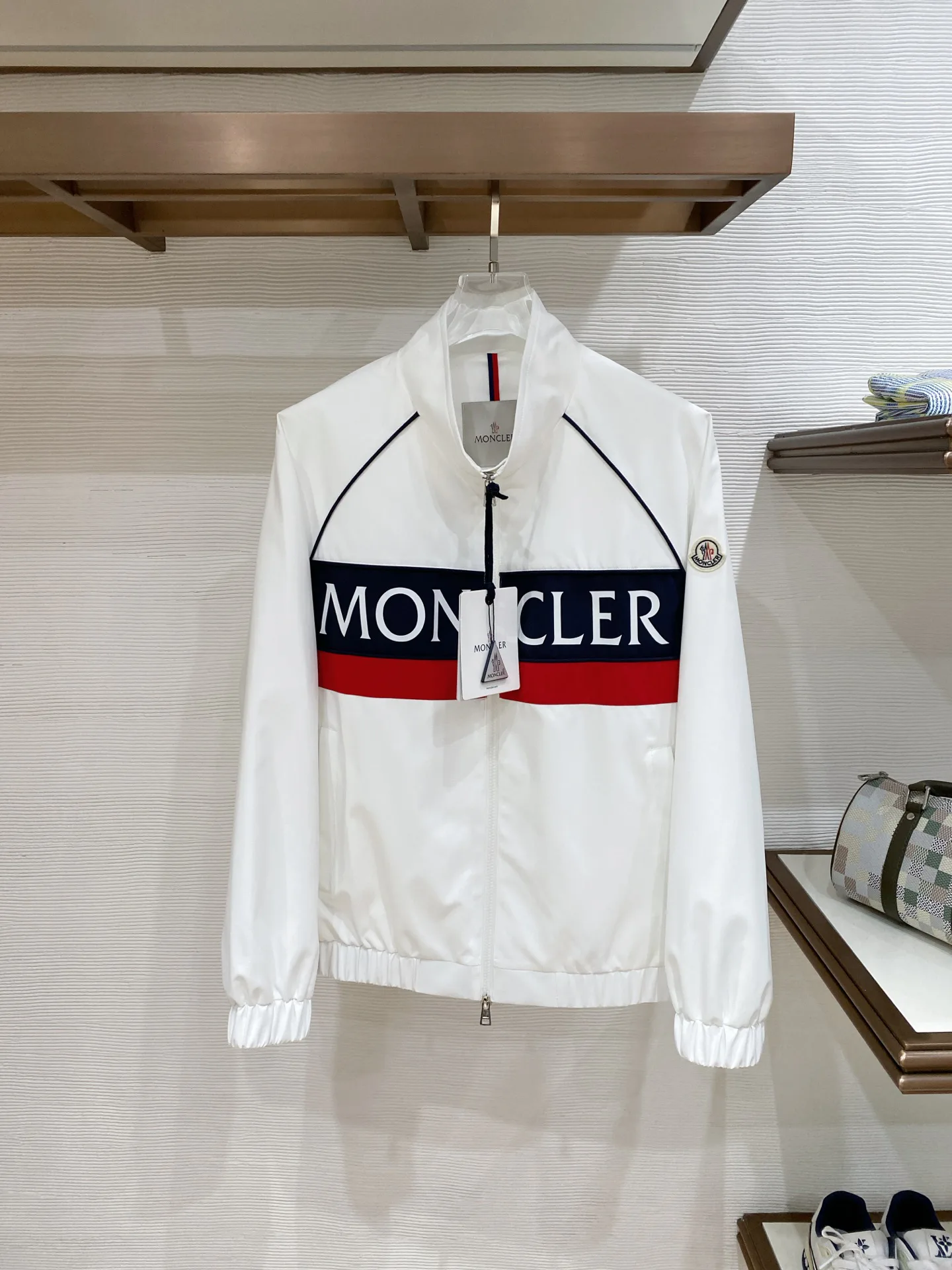 Куртки И Пуховики Мужские Moncler 4600950