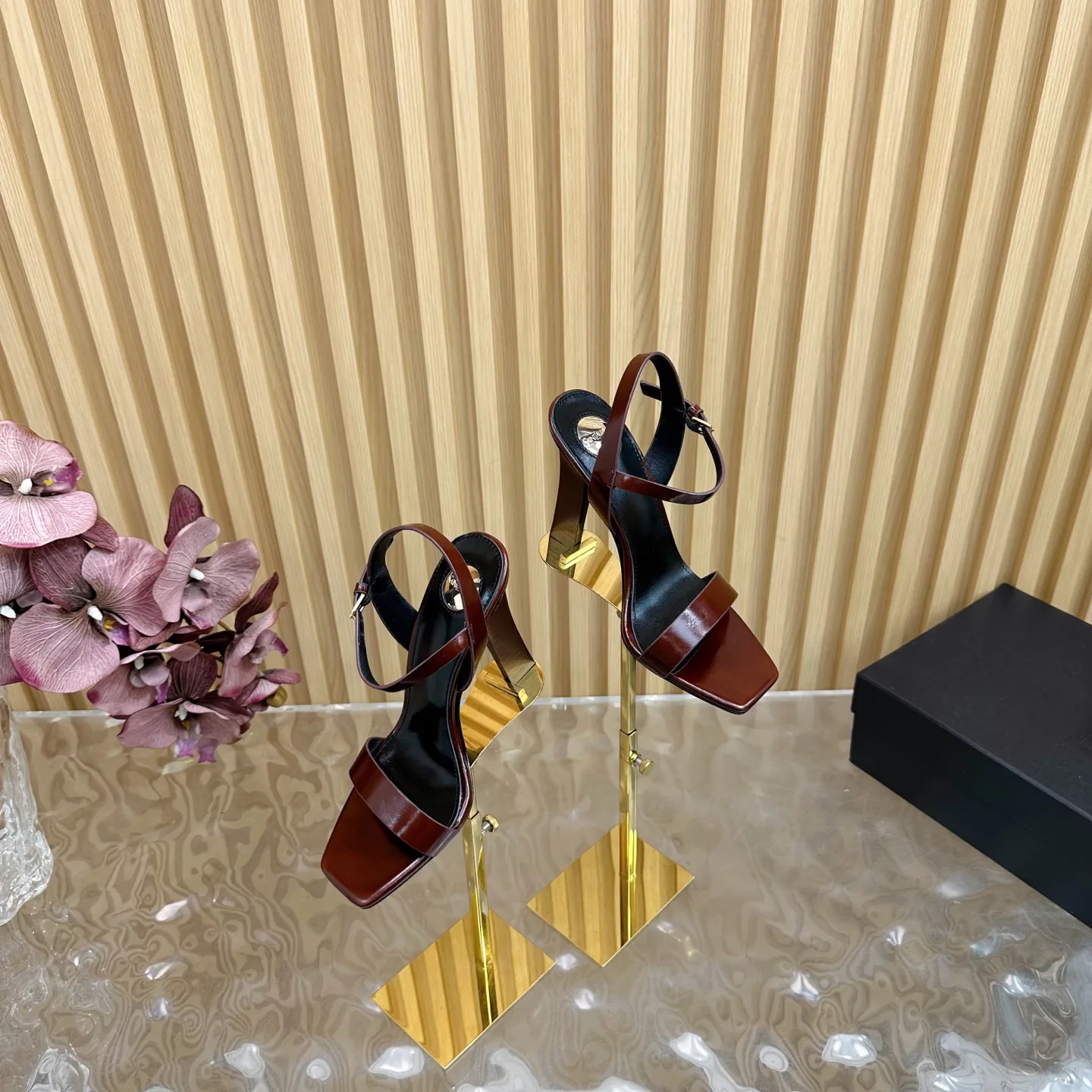 Босоножки Женские Saint Laurent 31104