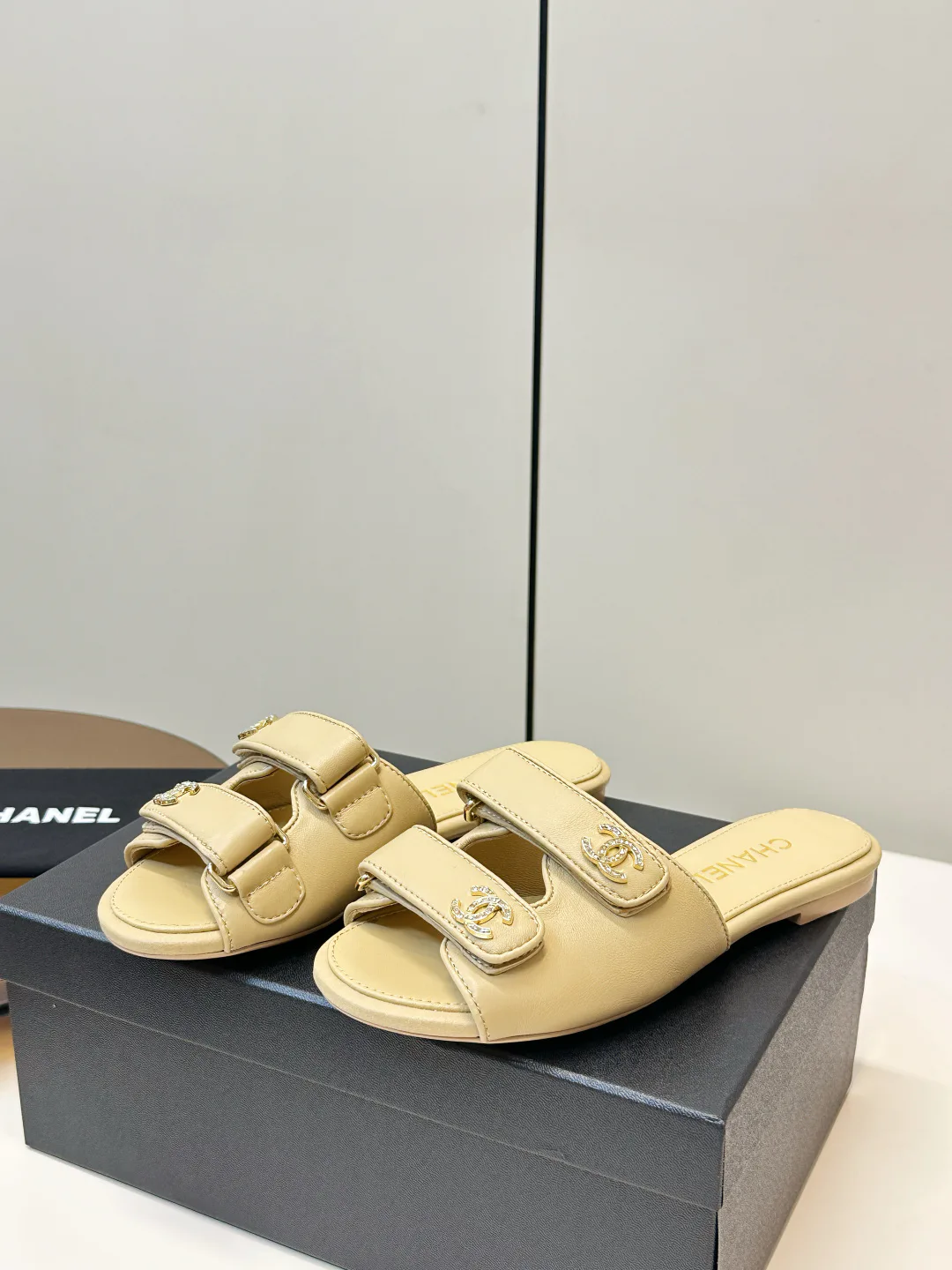 Сандалии Женские Chanel 12959941