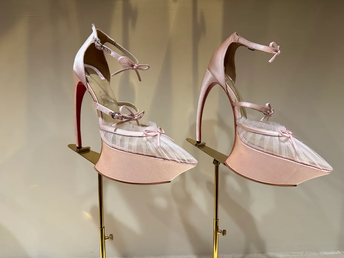 Туфли Женские Christian Louboutin 4743753