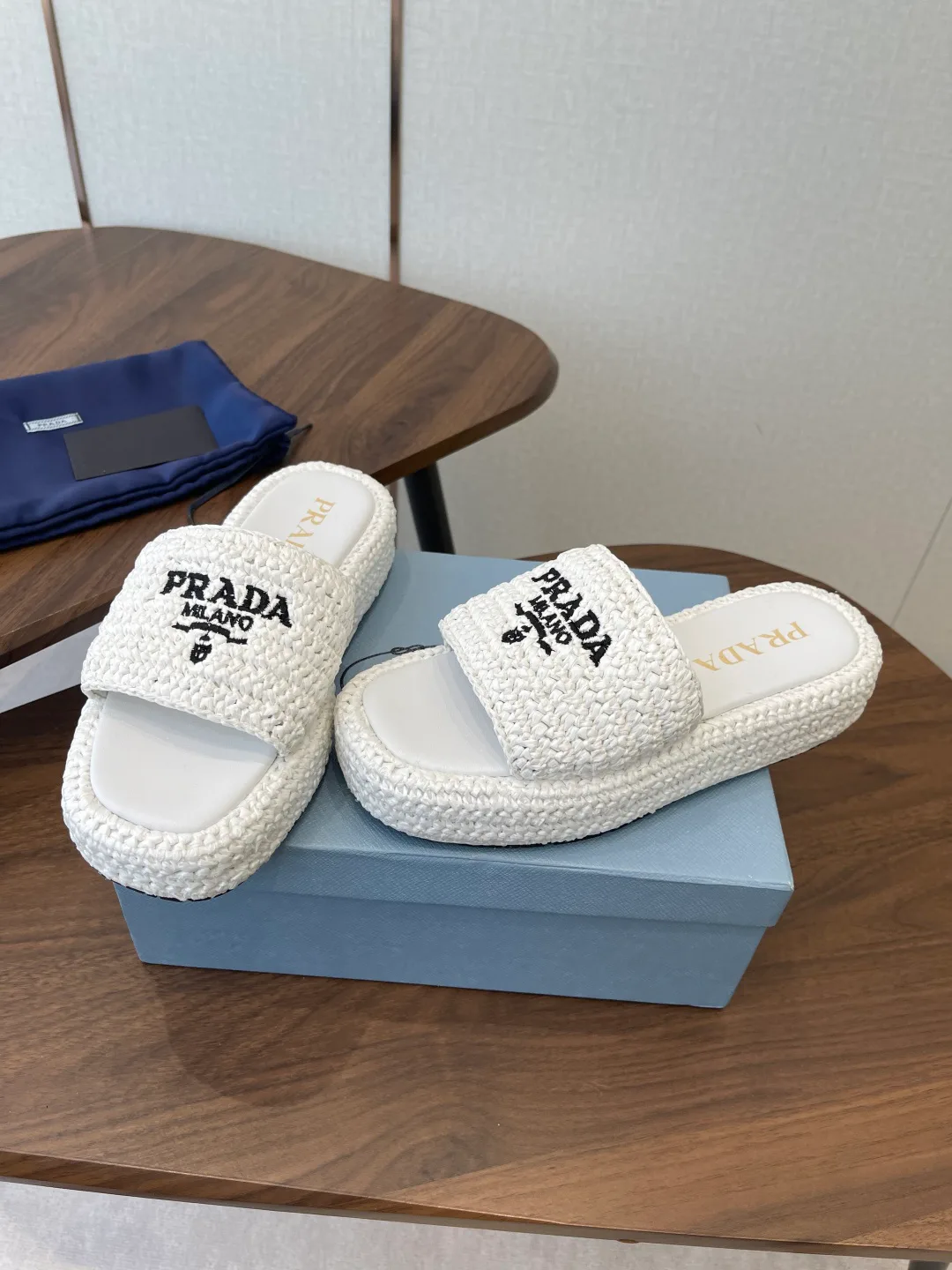 Шлепанцы Женские Prada 11483183