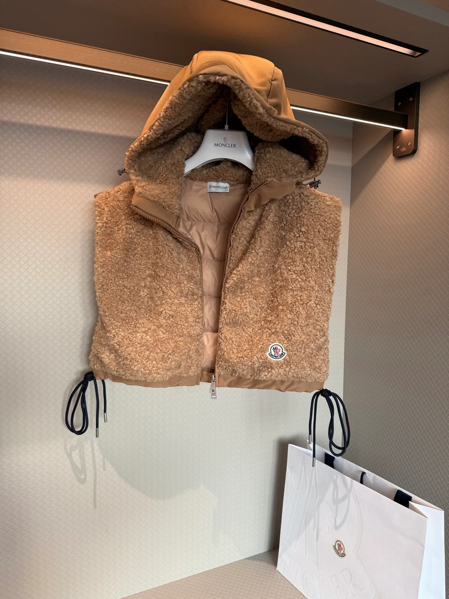 Жилеты Женские Moncler 18692533