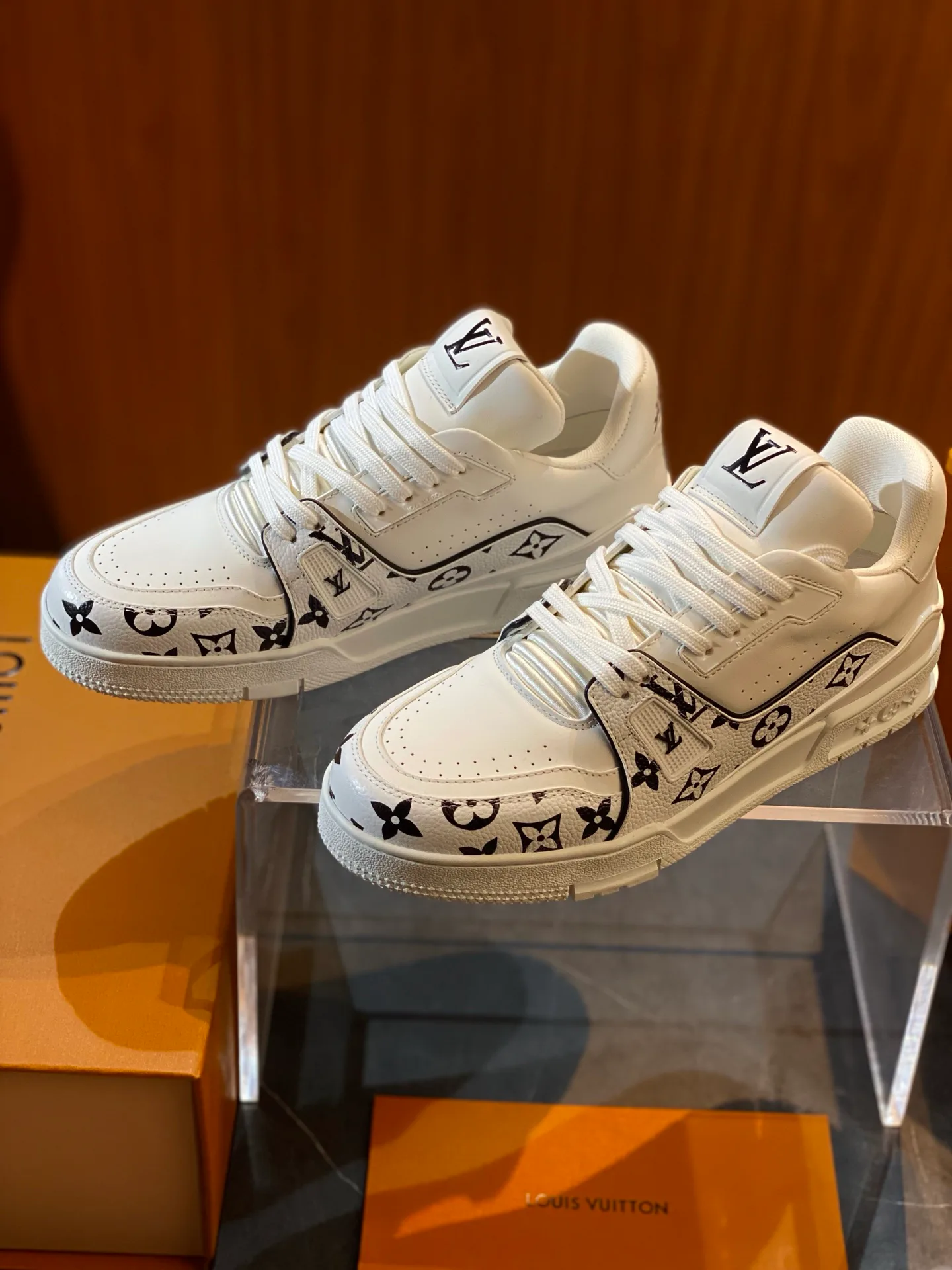 Кроссовки Женские Louis Vuitton 1276799