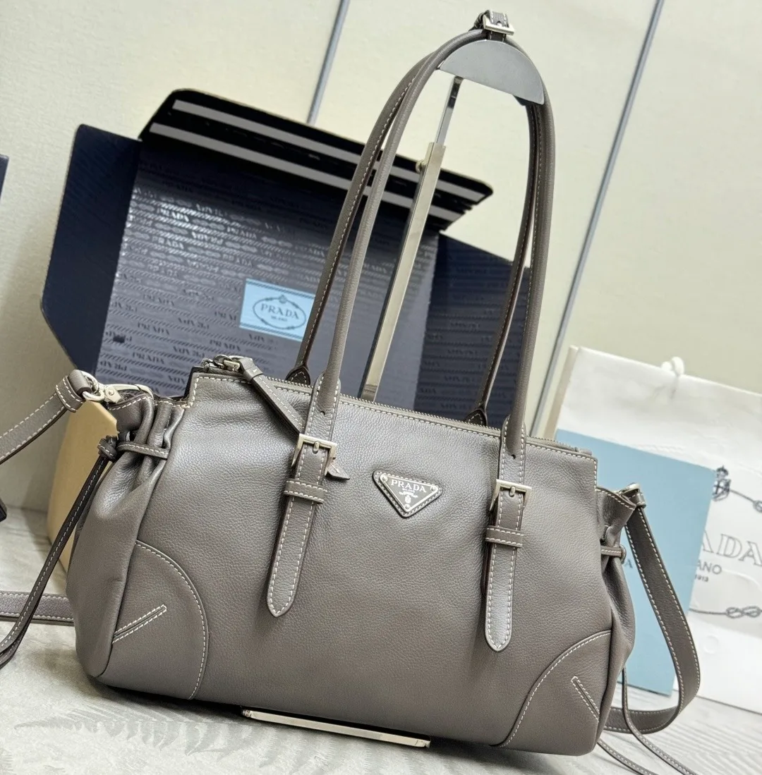 Классические Сумки Женские Prada 13223408