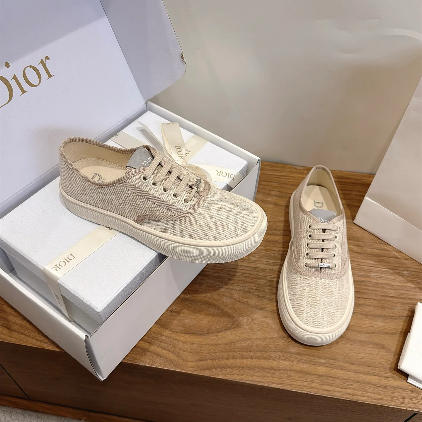 Кроссовки Женские Christian Dior 18034452