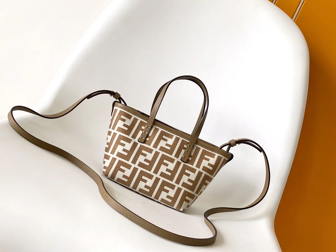 Сумки На Ремне Женские Fendi 13234549