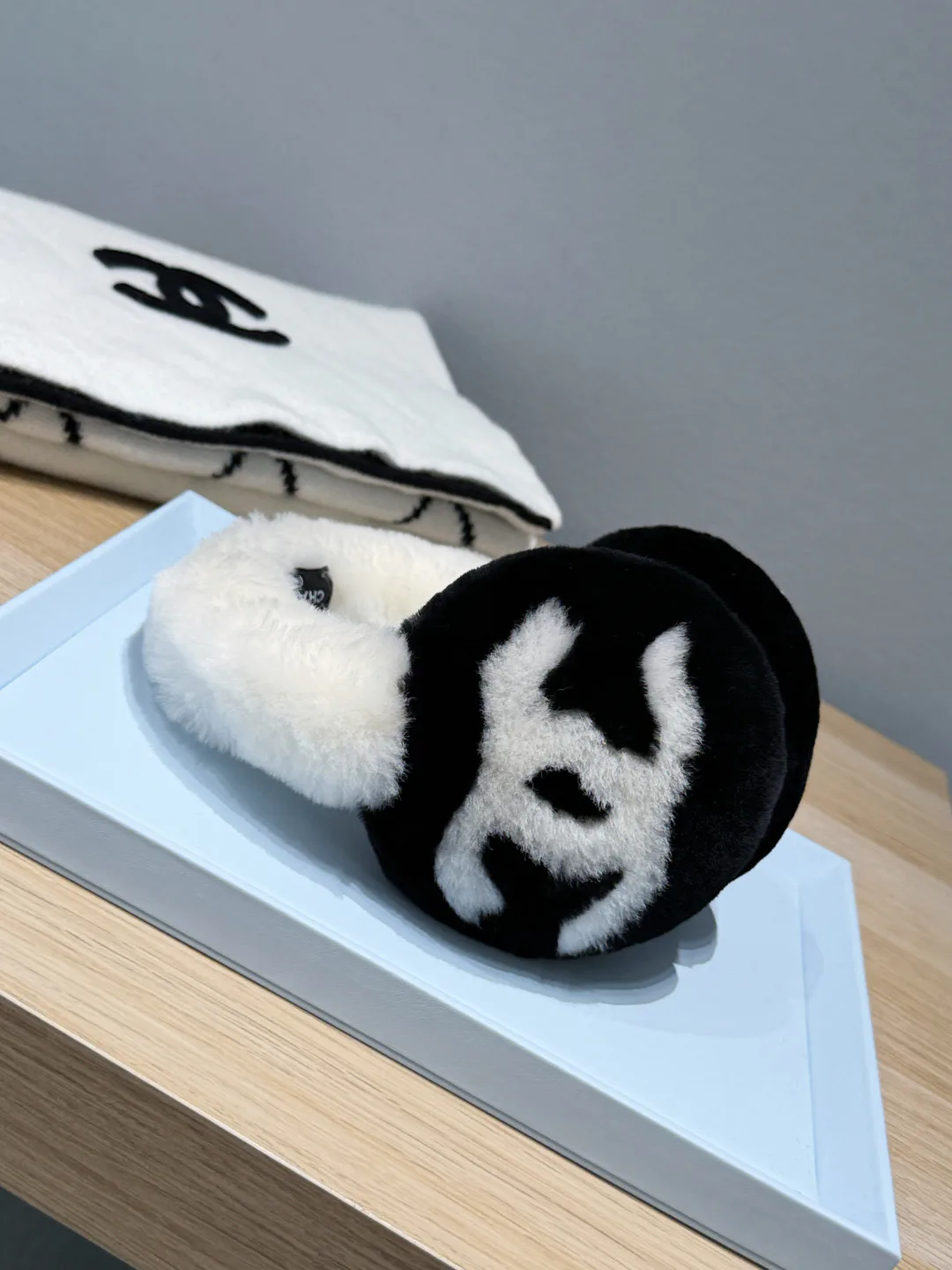Головные Уборы Chanel 18617819