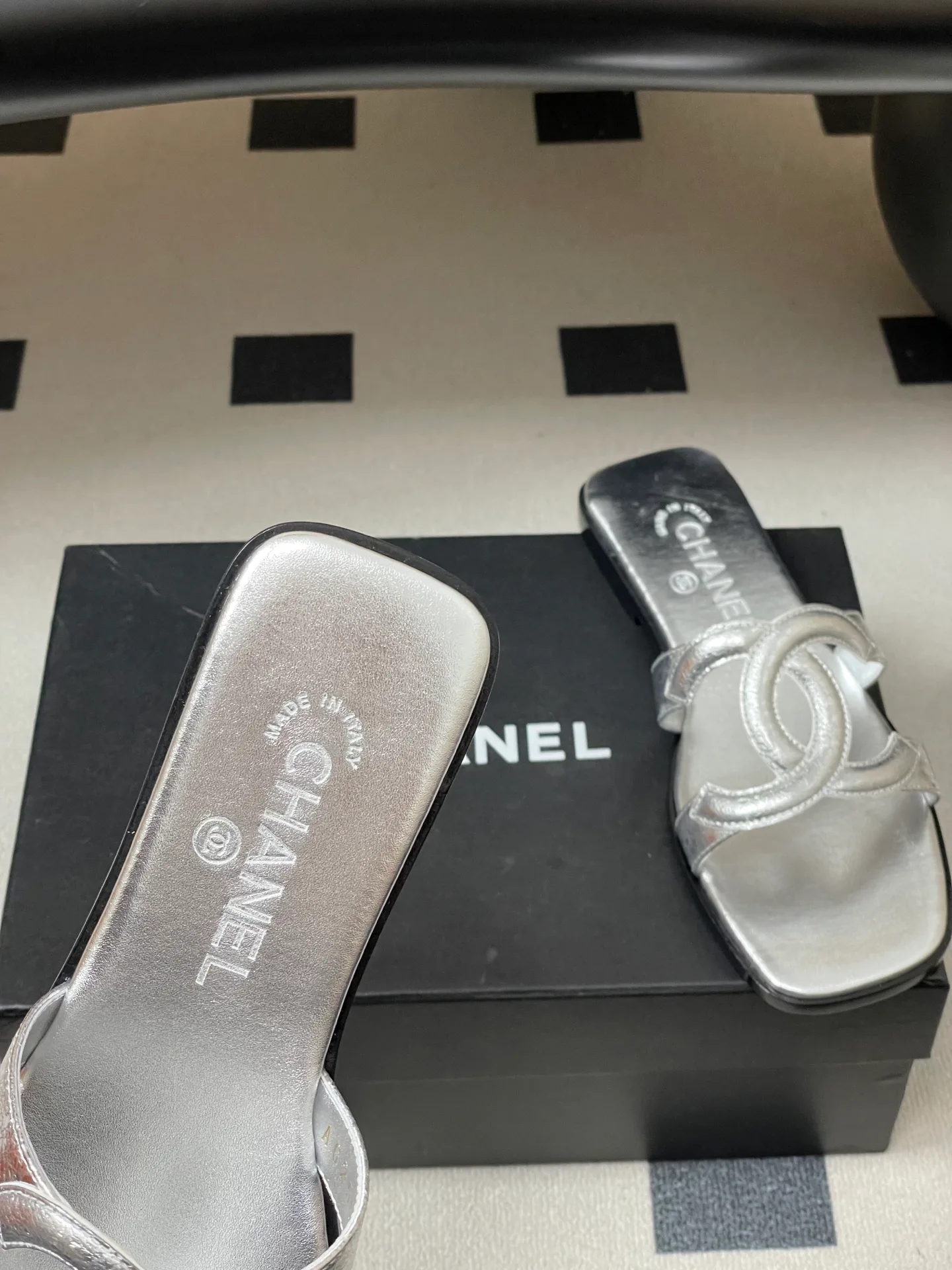 Шлепанцы Женские Chanel 11498228