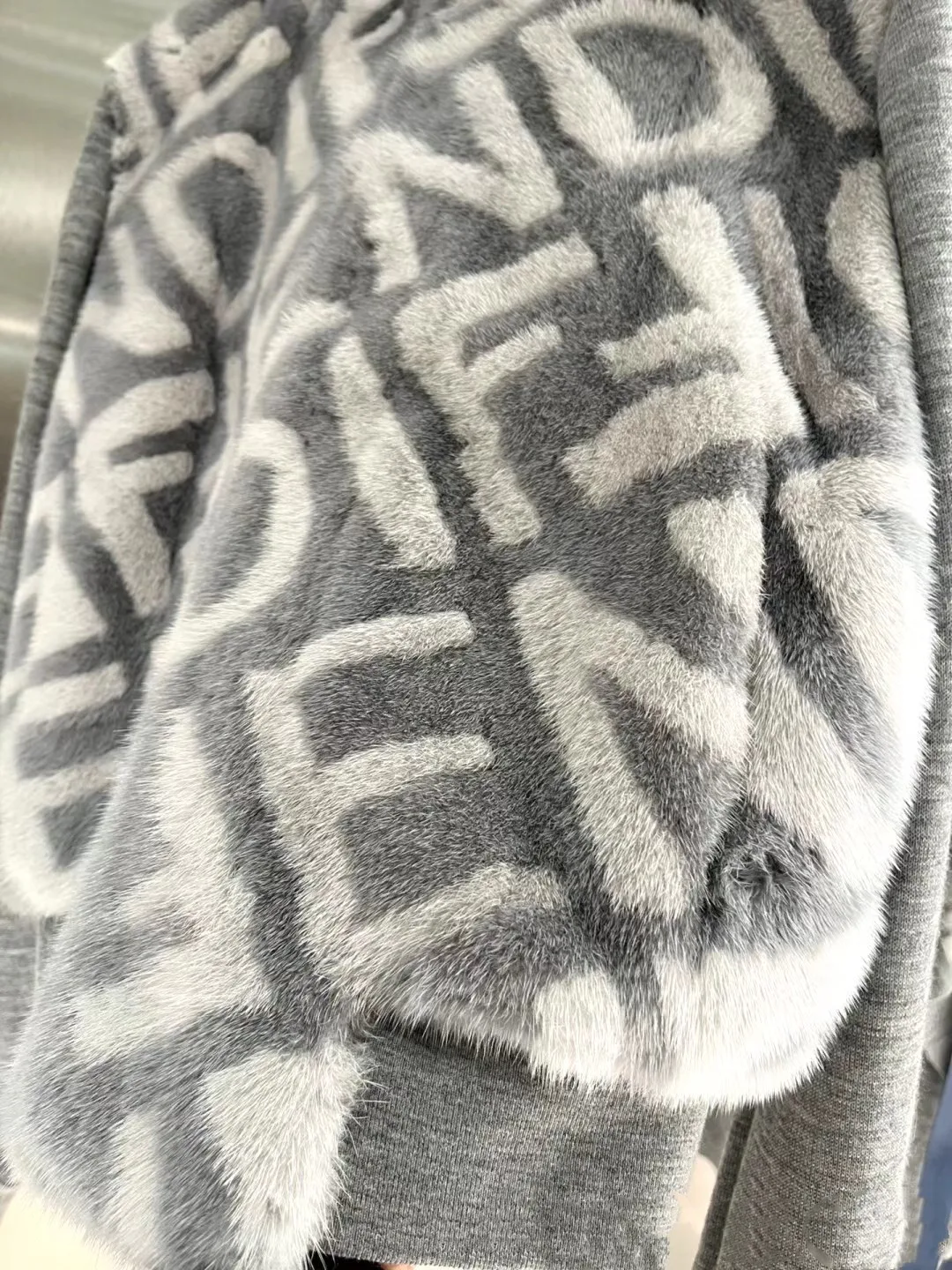 Куртки И Пуховики Женские Fendi 1065890