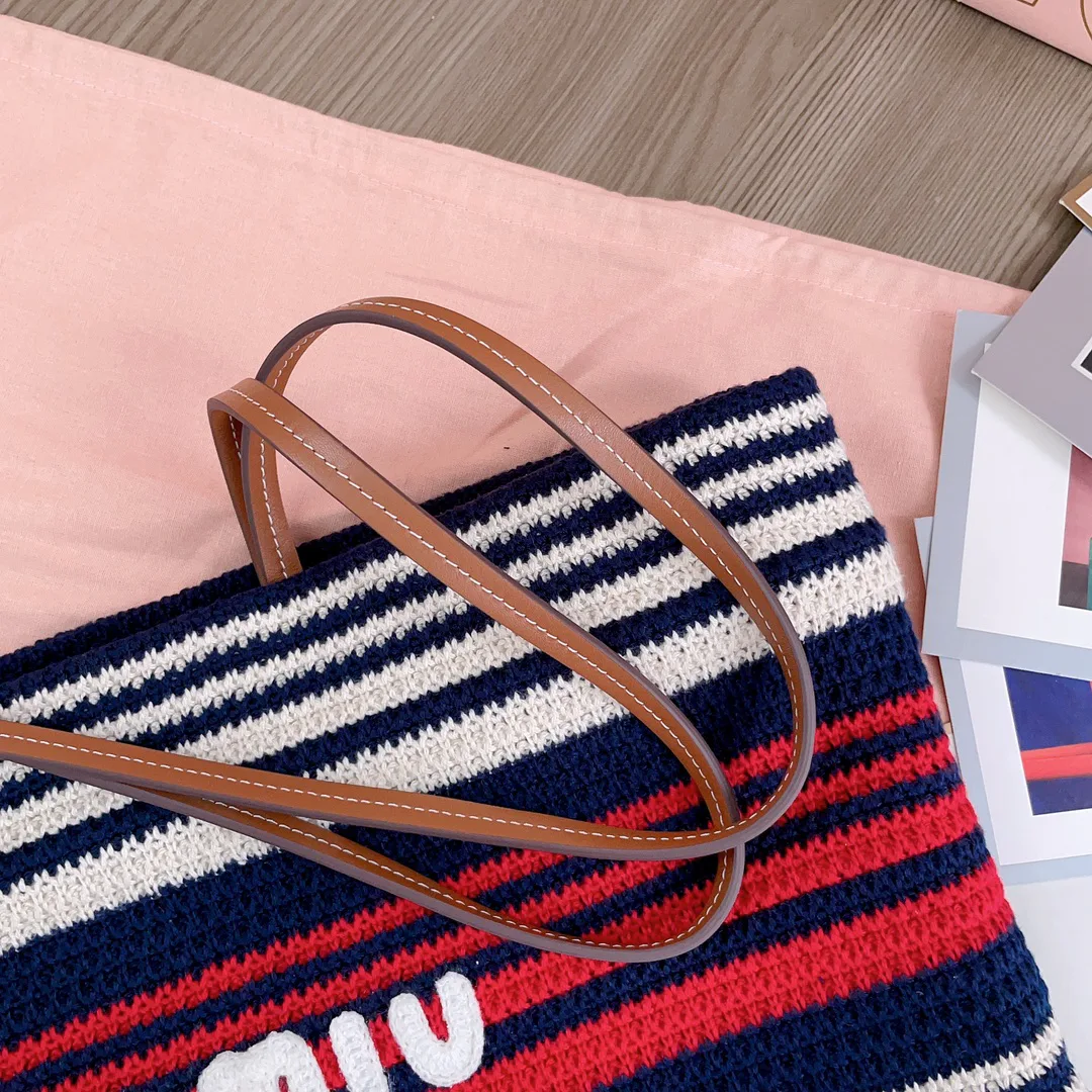 Классические Сумки Женские Miu Miu 445096