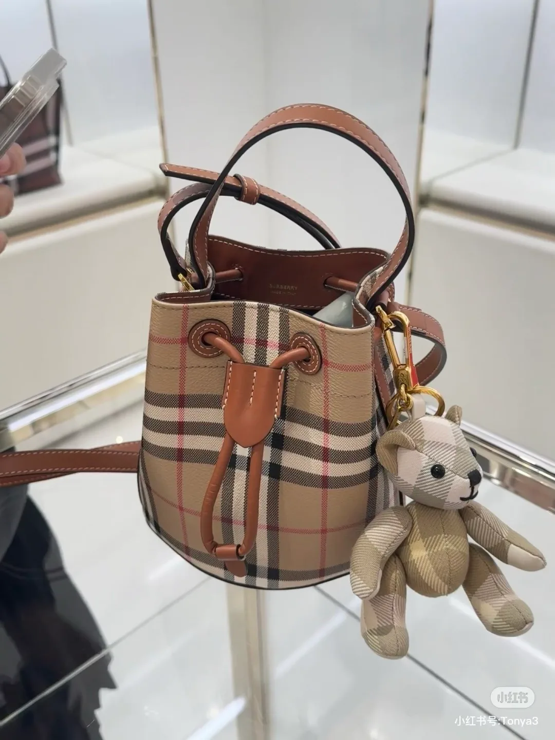 Классические Сумки Женские Burberry 11013023