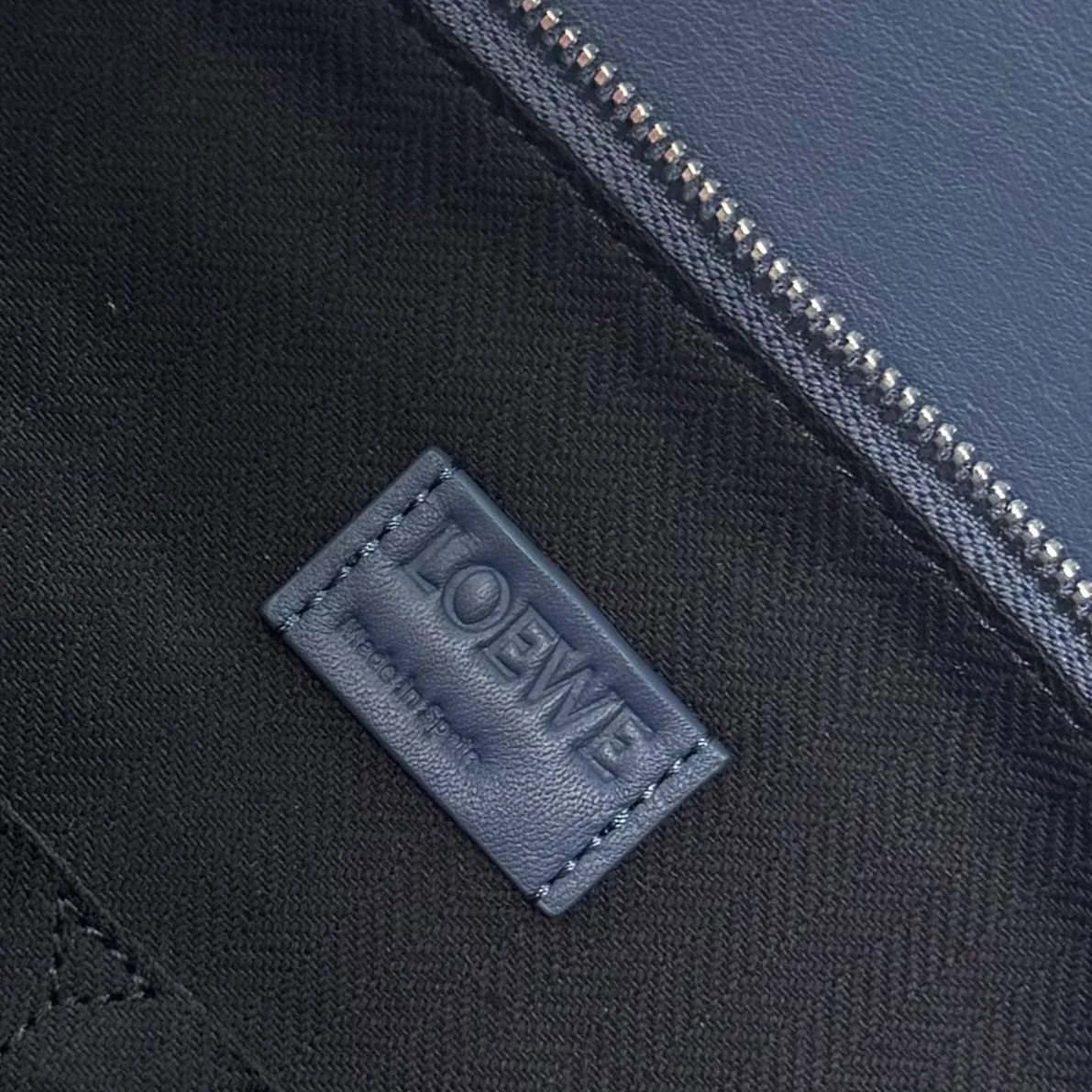 Классические Сумки Женские Loewe 18030370