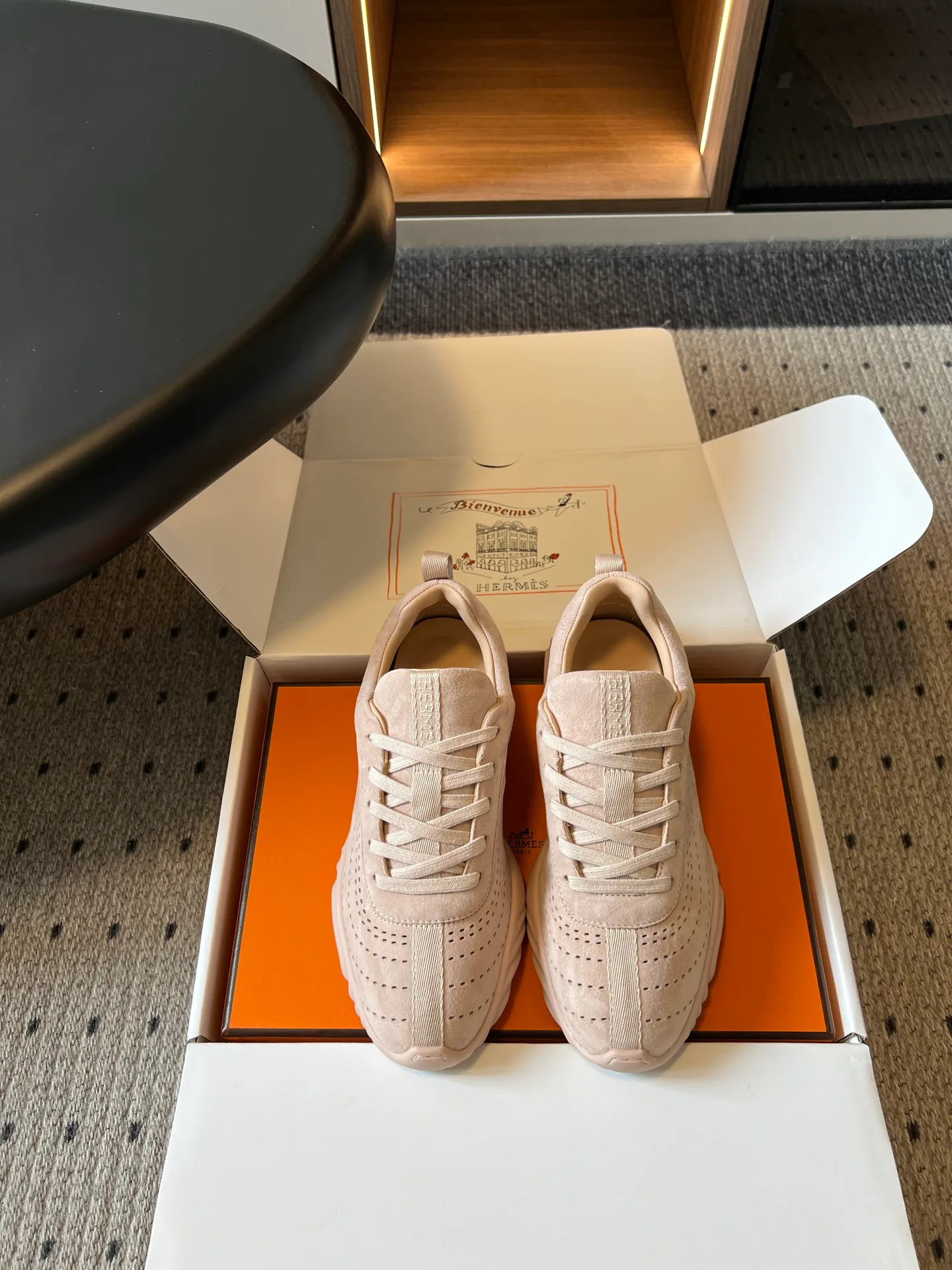 Кроссовки Женские Hermes 17625150