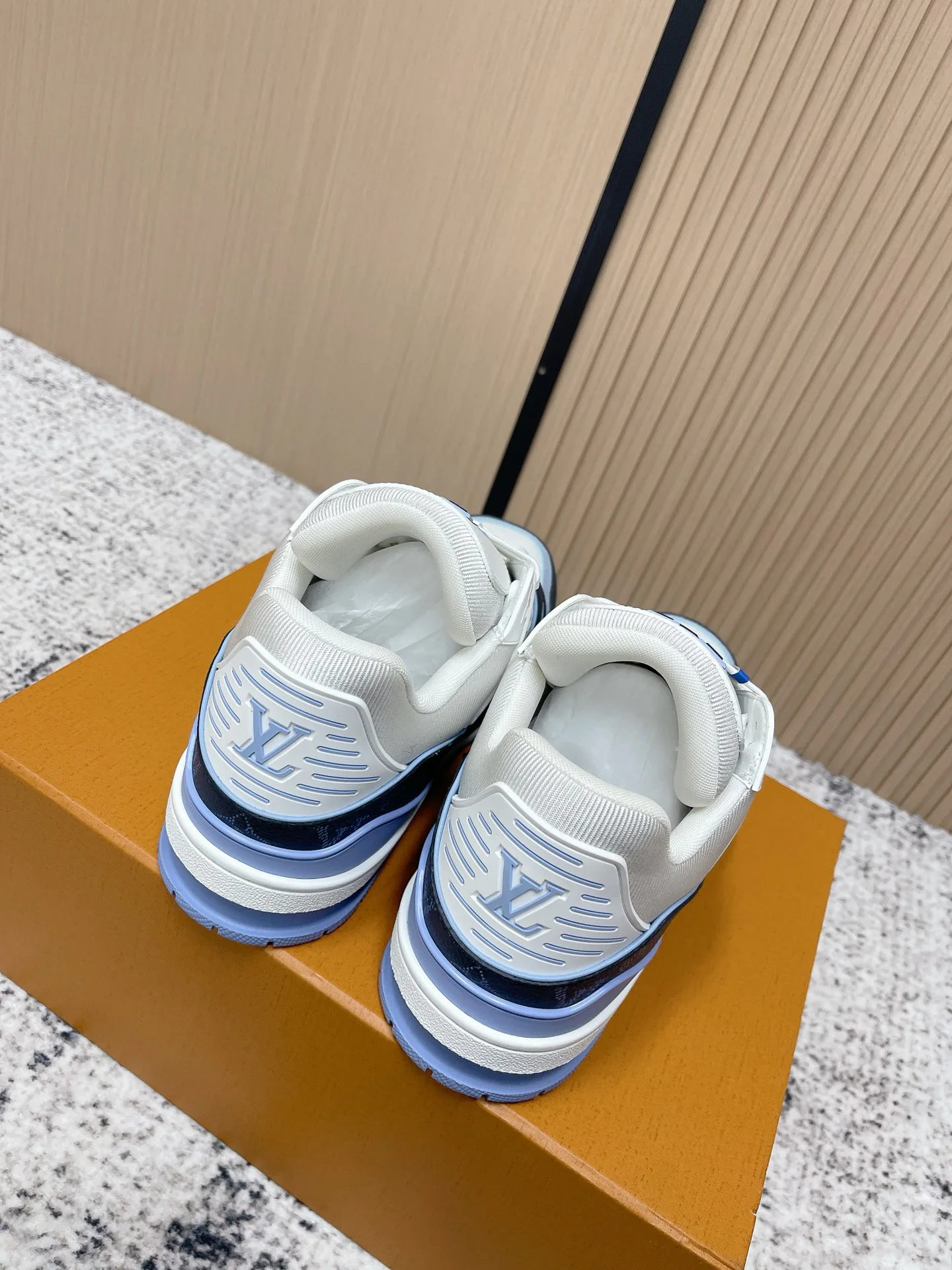 Кроссовки Женские Louis Vuitton 5737778