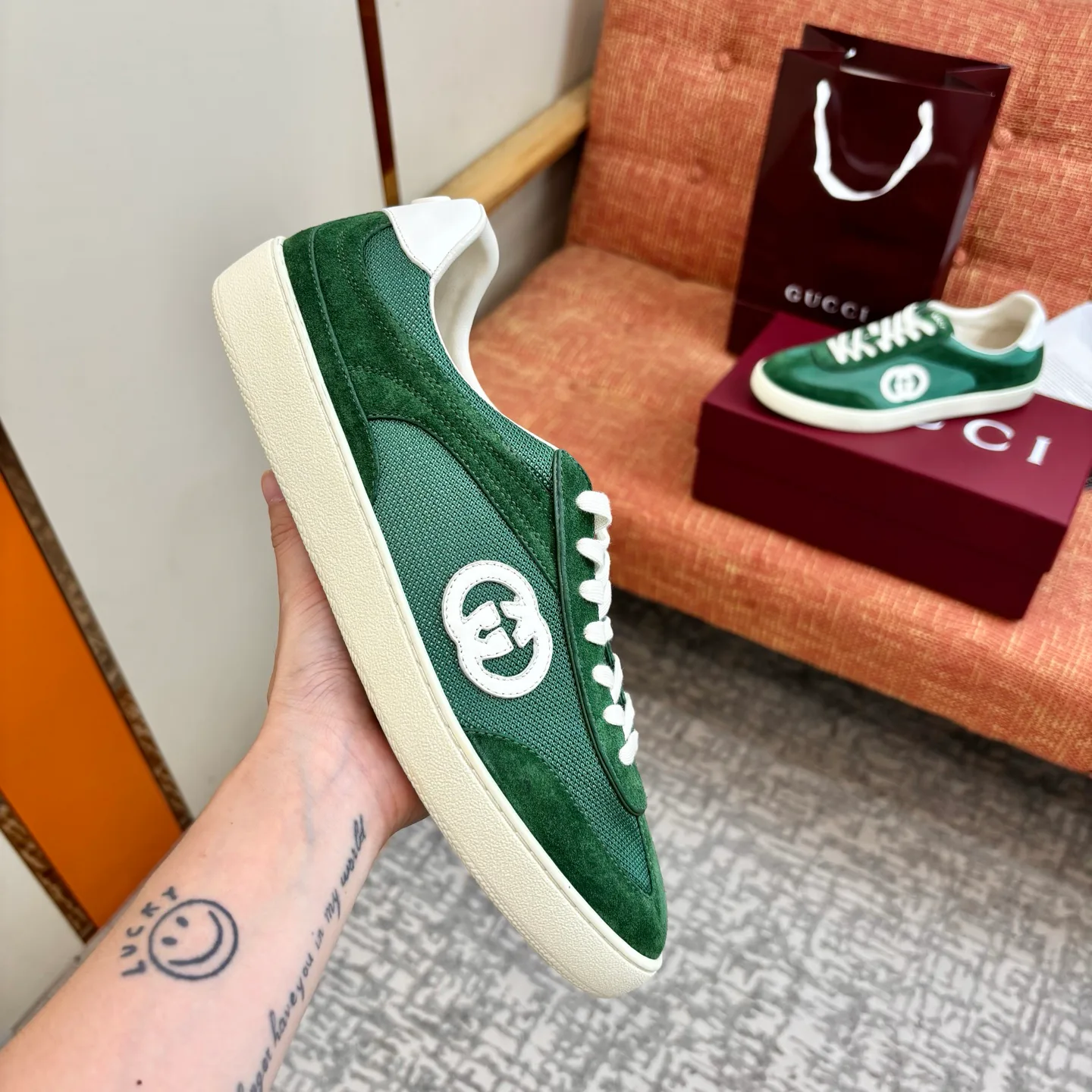 Кроссовки Женские Gucci 18039360
