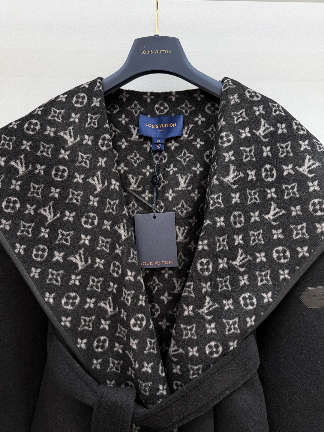 Пальто Женские Louis Vuitton 19082102
