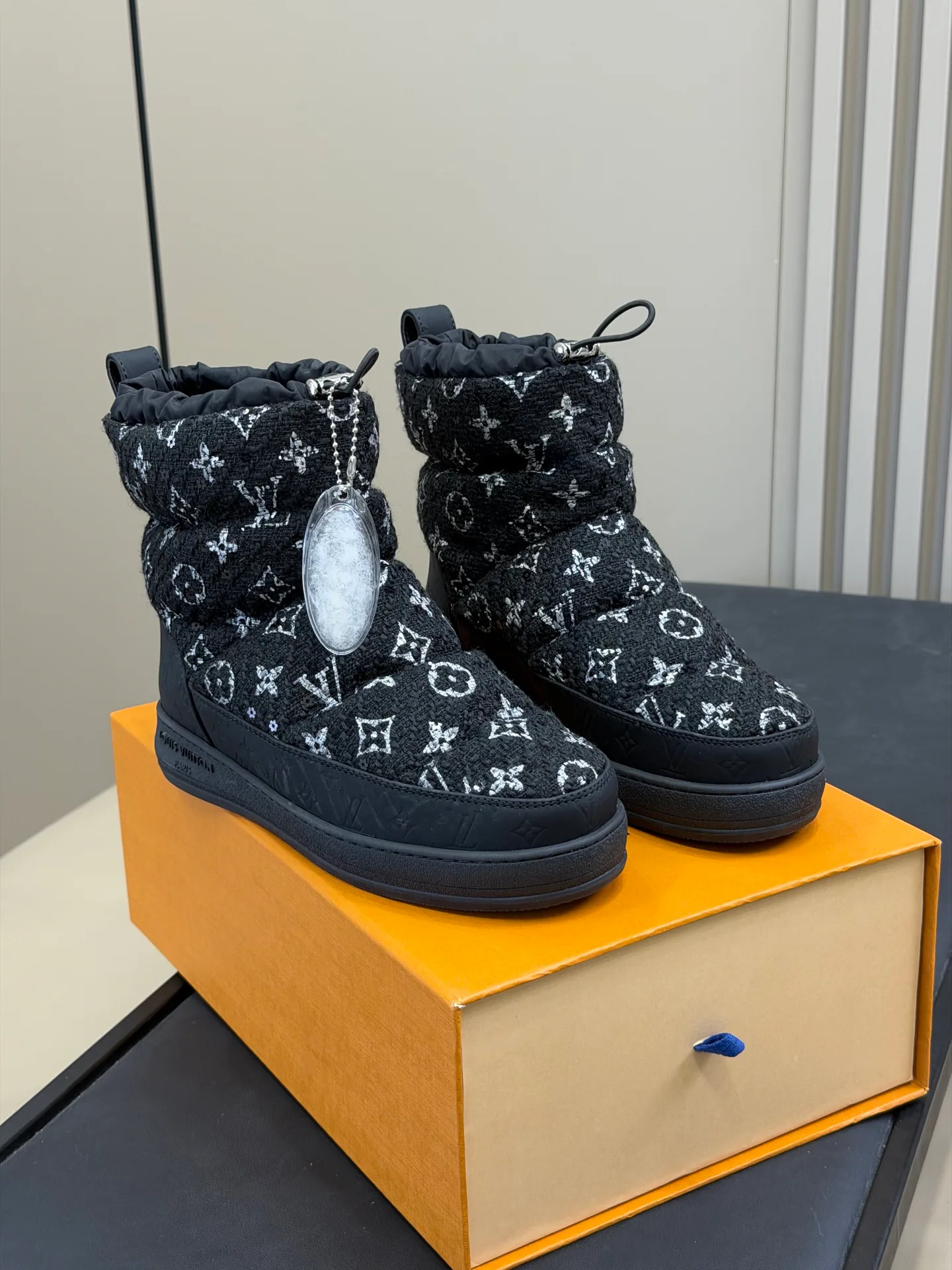 Угги Женские Louis Vuitton 18498044