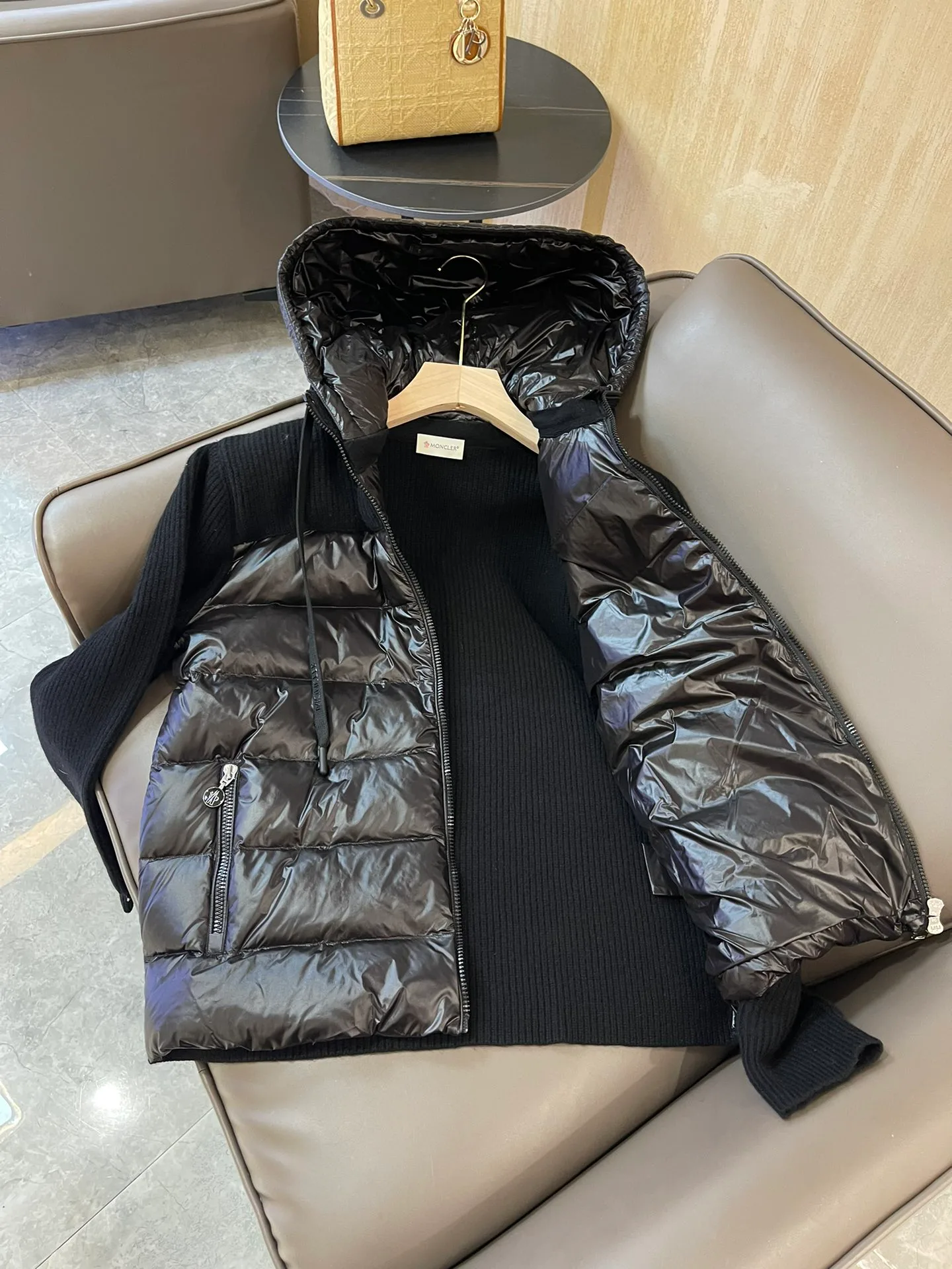 Куртки И Пуховики Женские Moncler 17886537