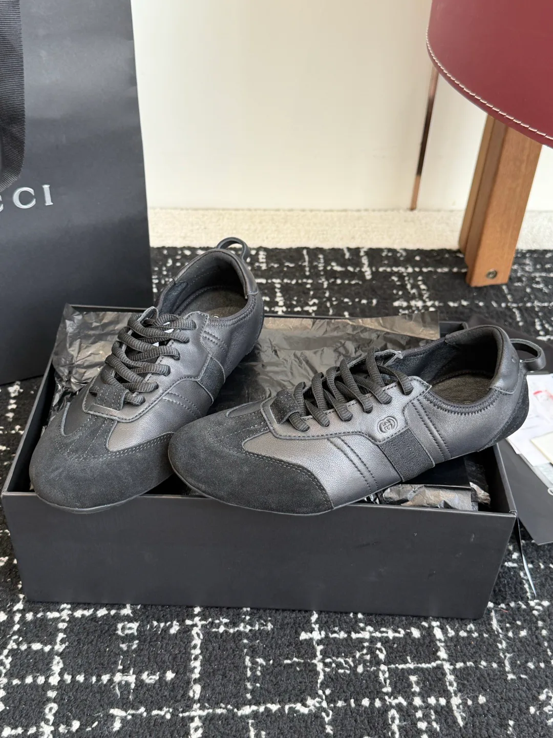 Кроссовки Женские Gucci 18121096