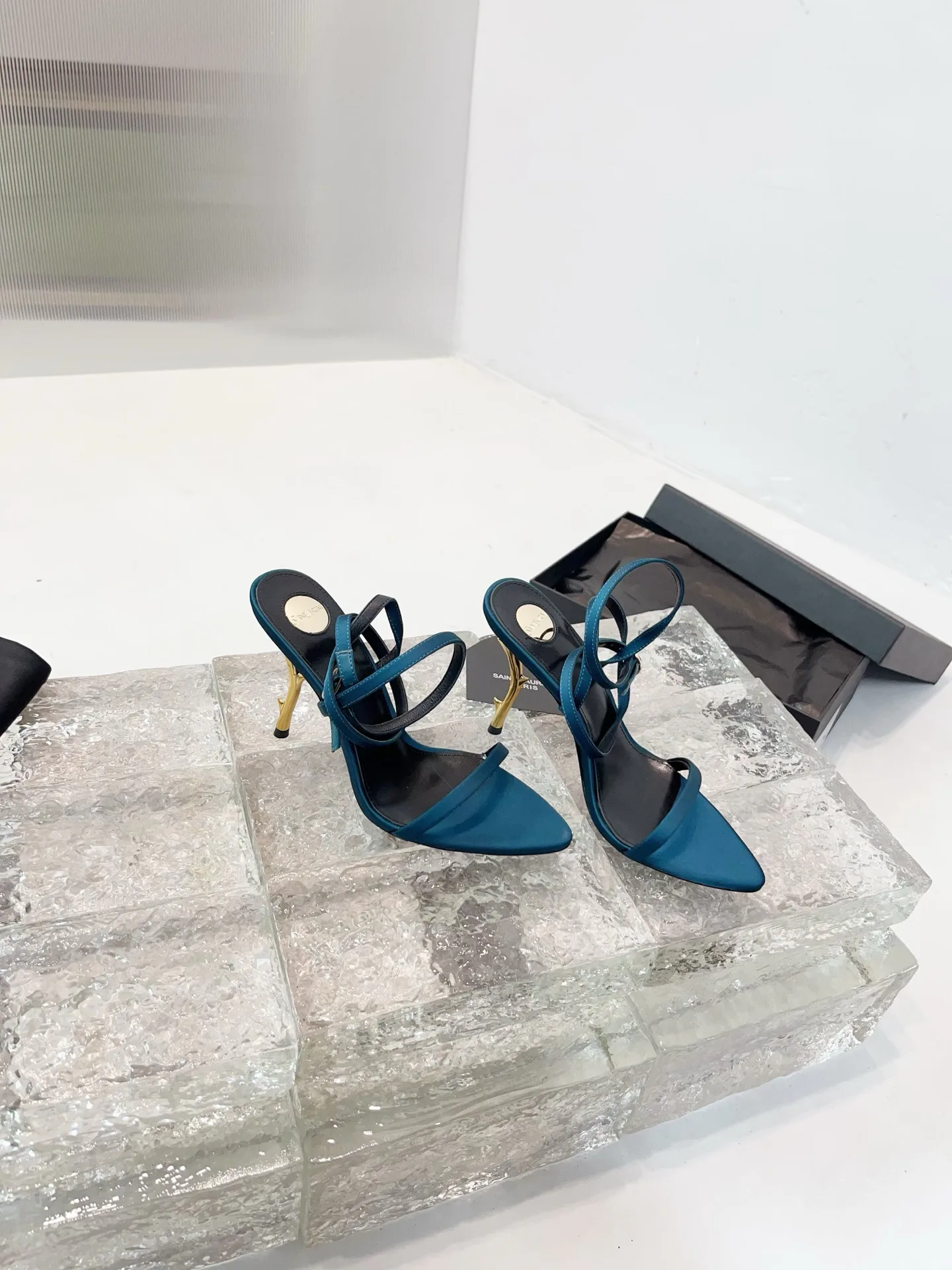 Босоножки Женские Saint Laurent 11278372