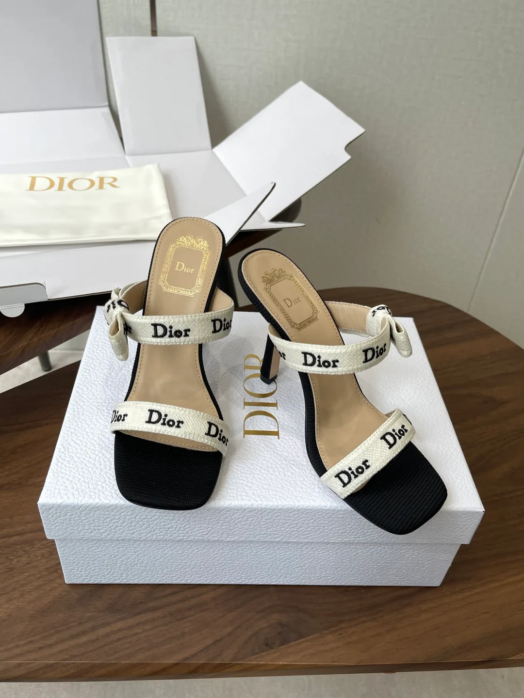 Босоножки Женские Christian Dior 13166281