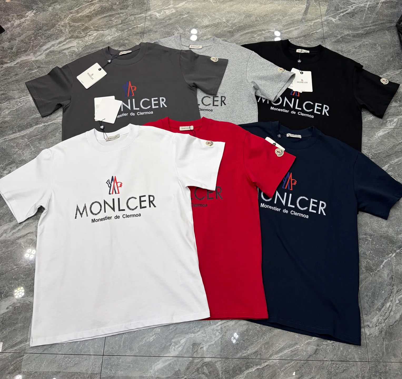 Футболки Женские Moncler 11424370