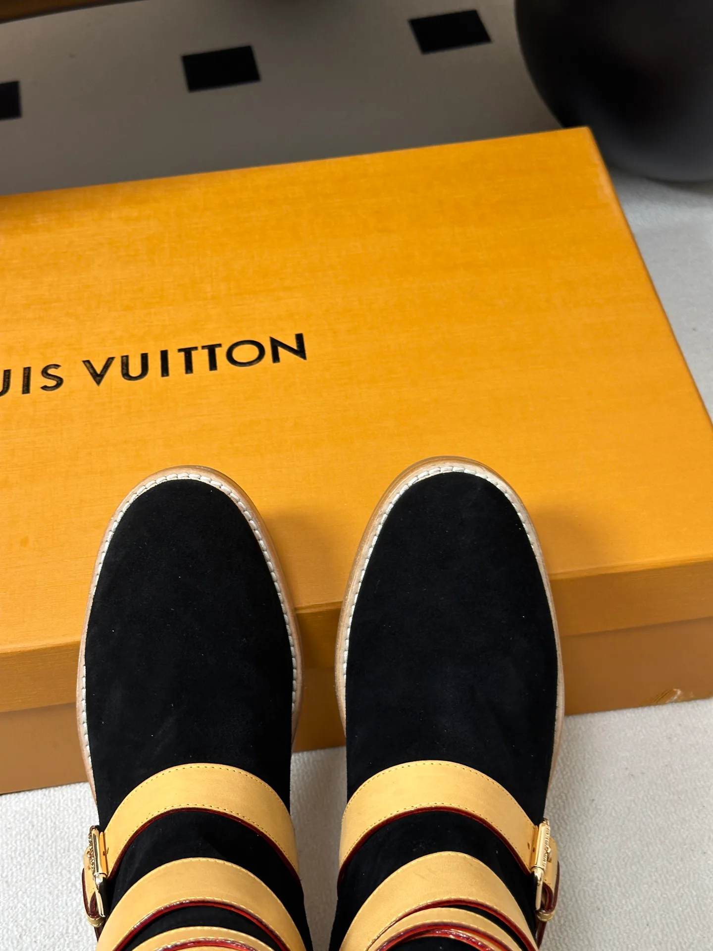 Сапоги Женские Louis Vuitton 18049430