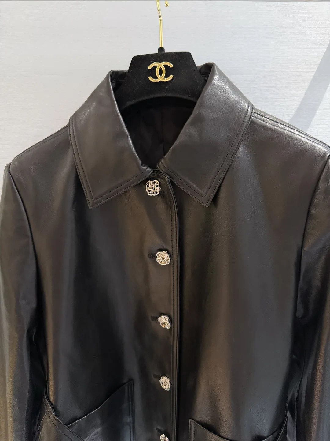 Кожаные Куртки И Дублёнки Женские Chanel 18336467