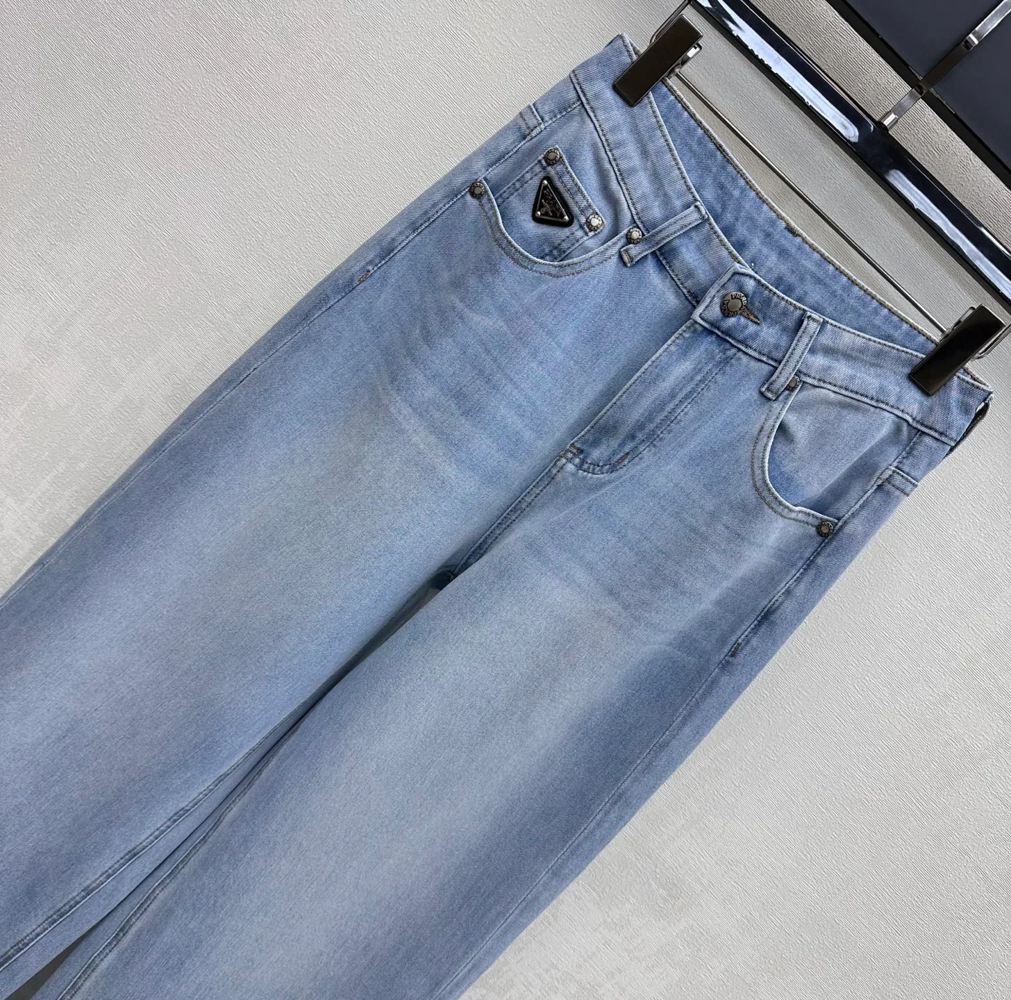 Джинсы Женские Prada 13587536
