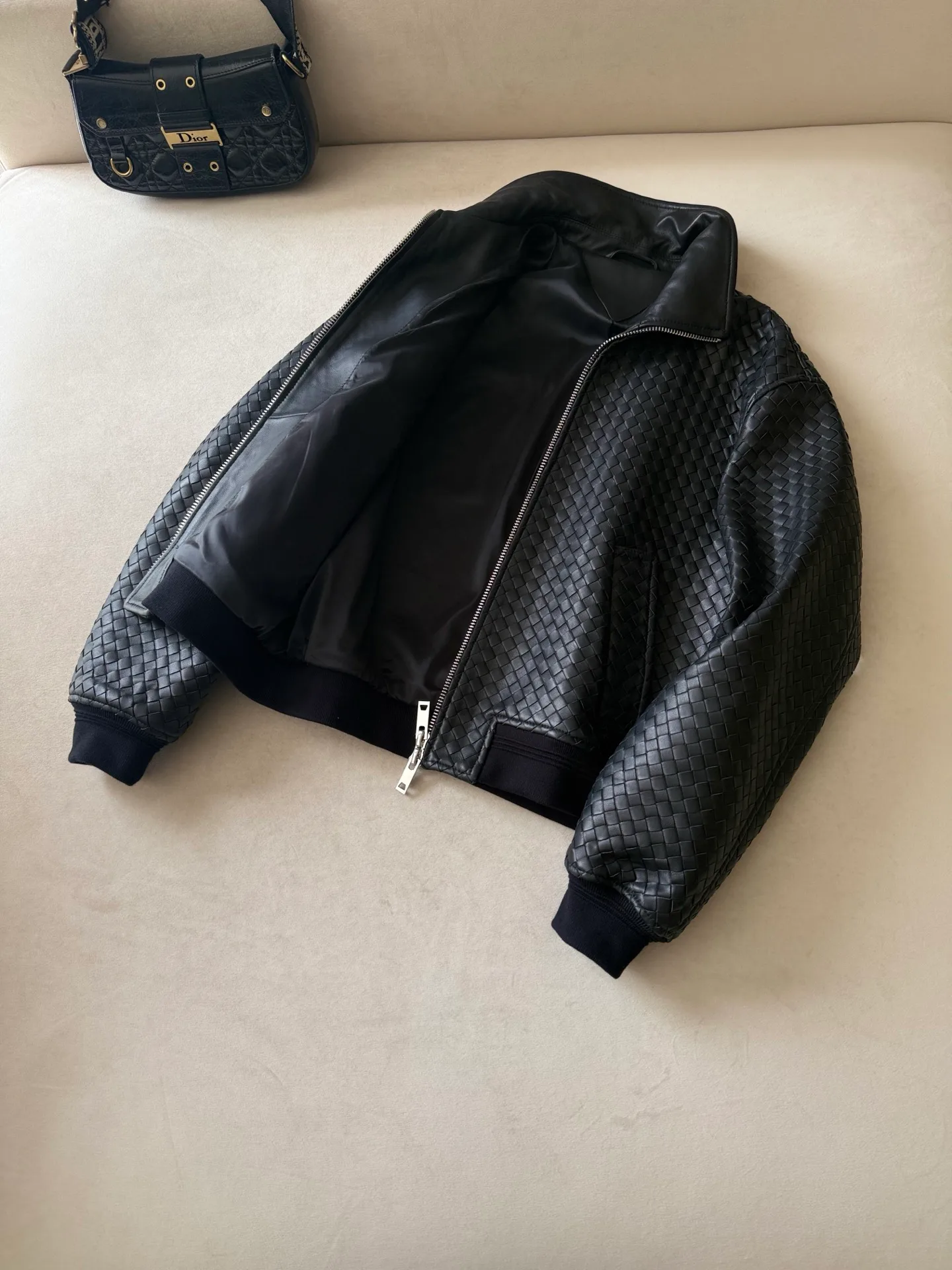 Кожаные Куртки И Дублёнки Женские Bottega Veneta 18208783