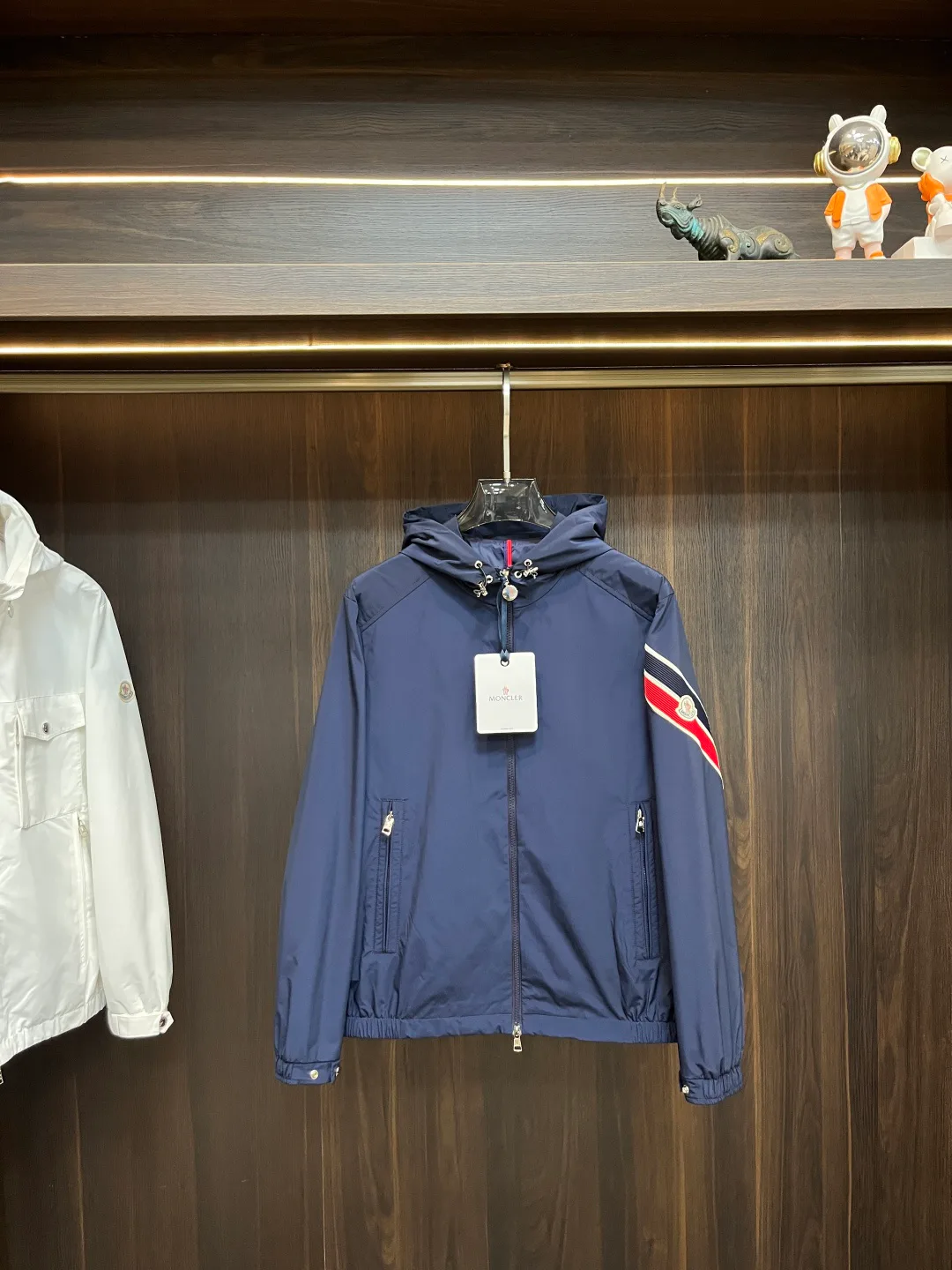Куртки И Пуховики Женские Moncler 18416885