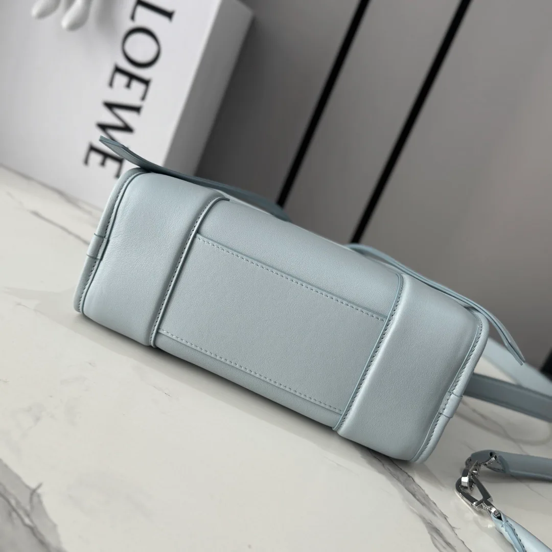 Классические Сумки Женские Loewe 18229668