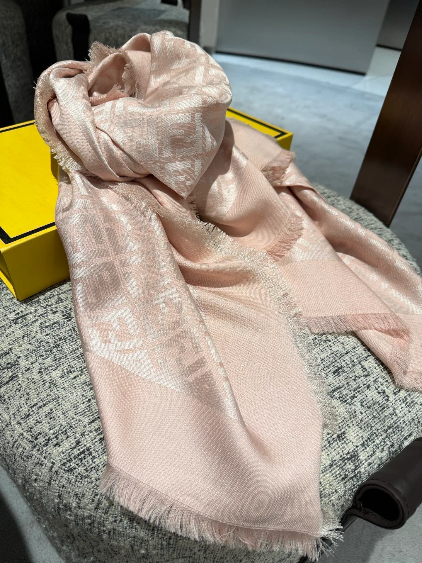 Шарфы Fendi 17196410