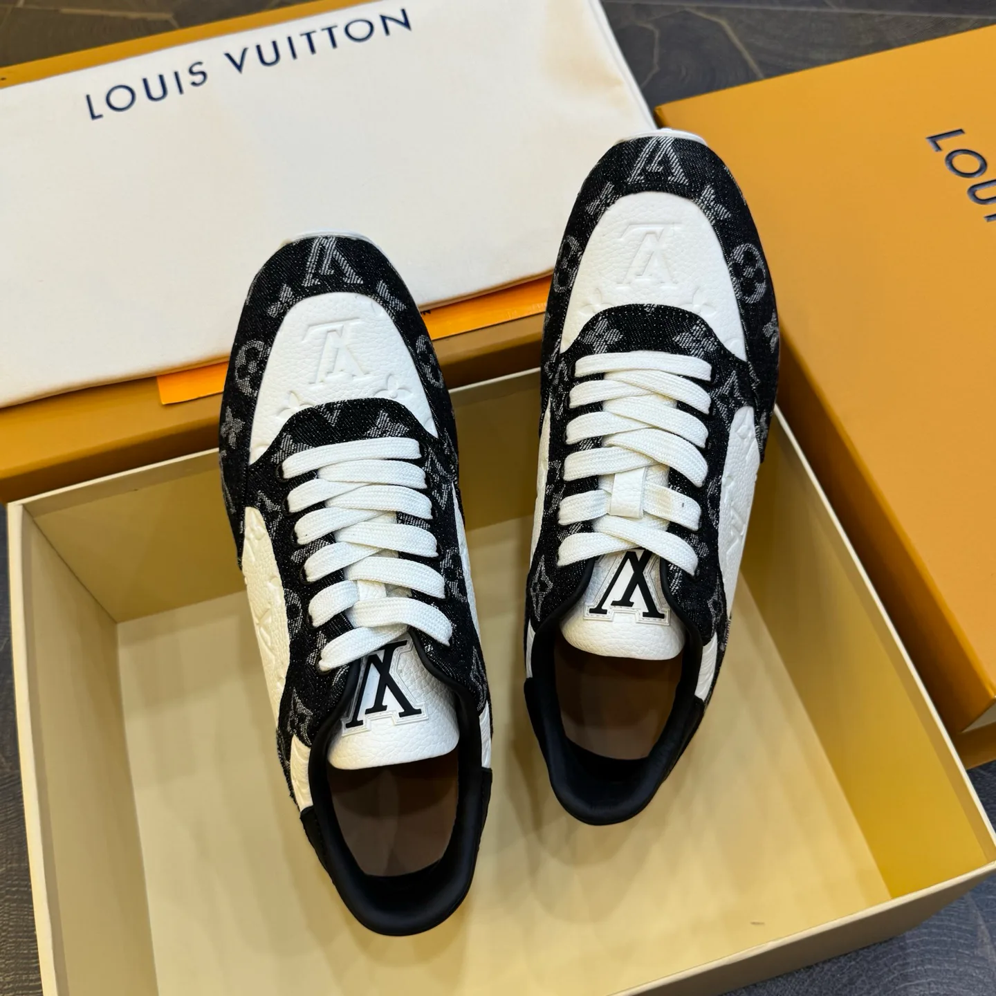 Кроссовки Женские Louis Vuitton 17429011