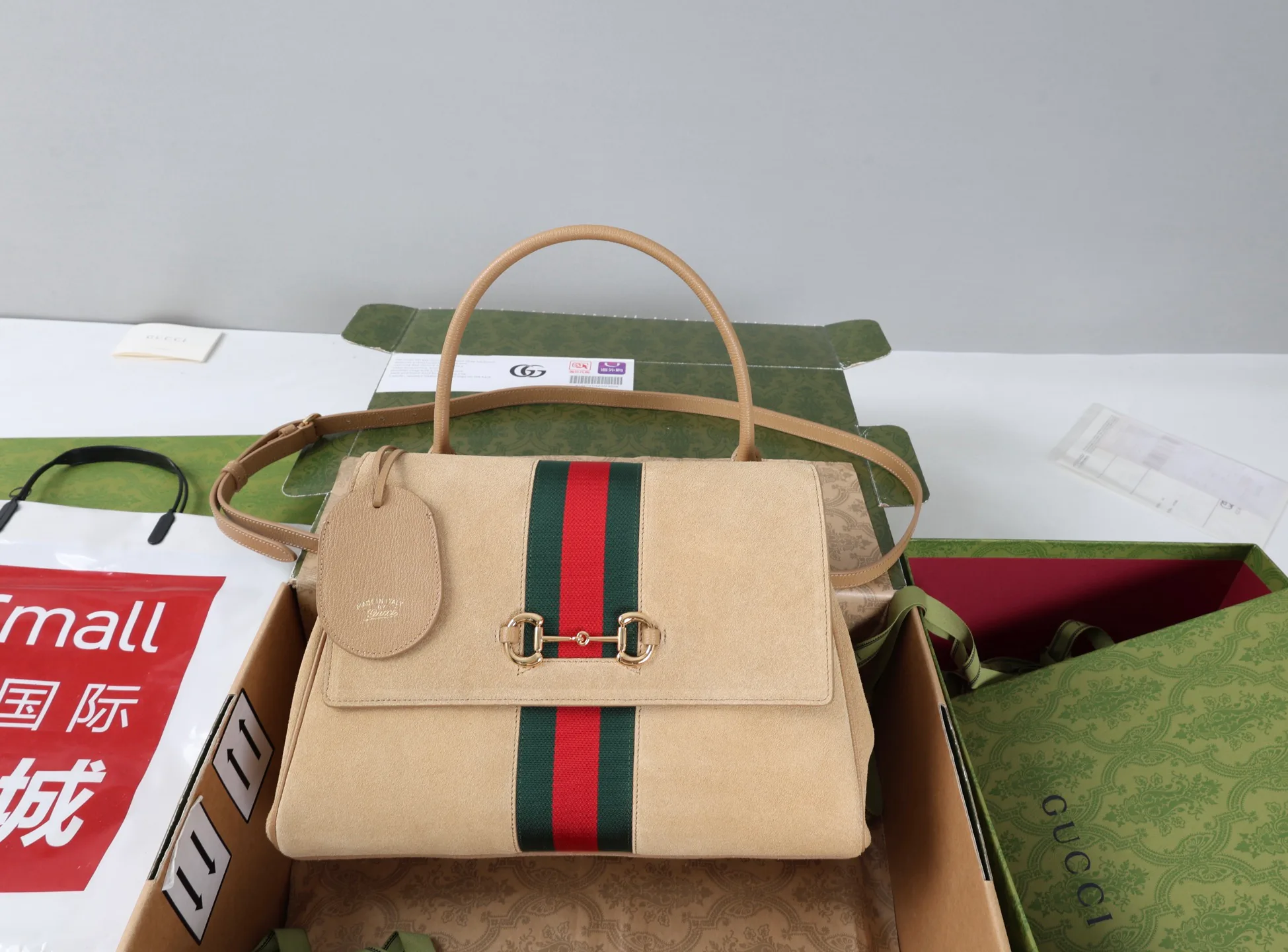 Классические Сумки Женские Gucci 18250566