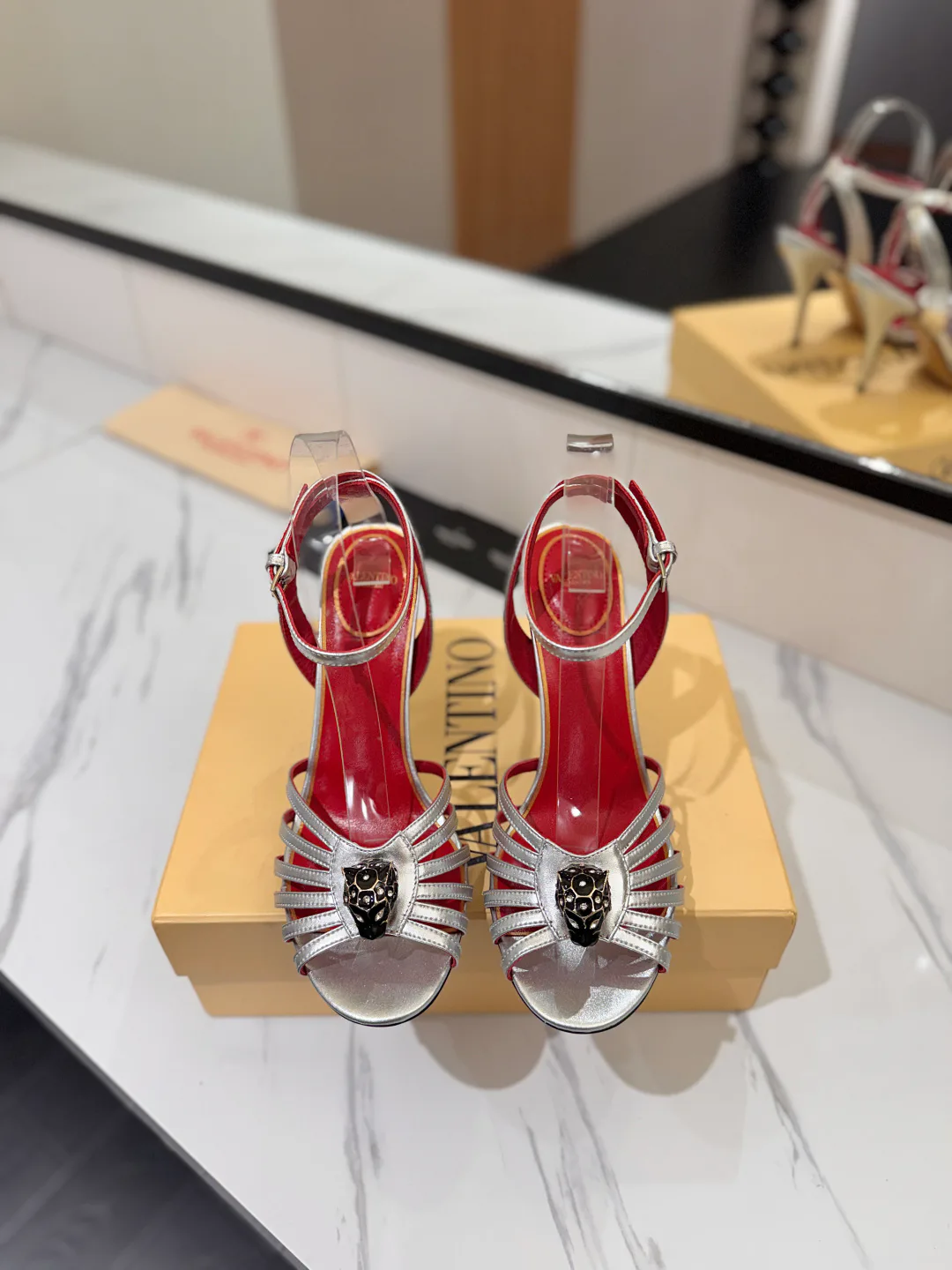 Босоножки Женские Valentino 18764264