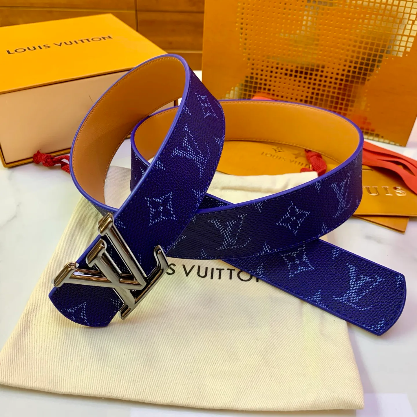 Ремни Louis Vuitton 17725240