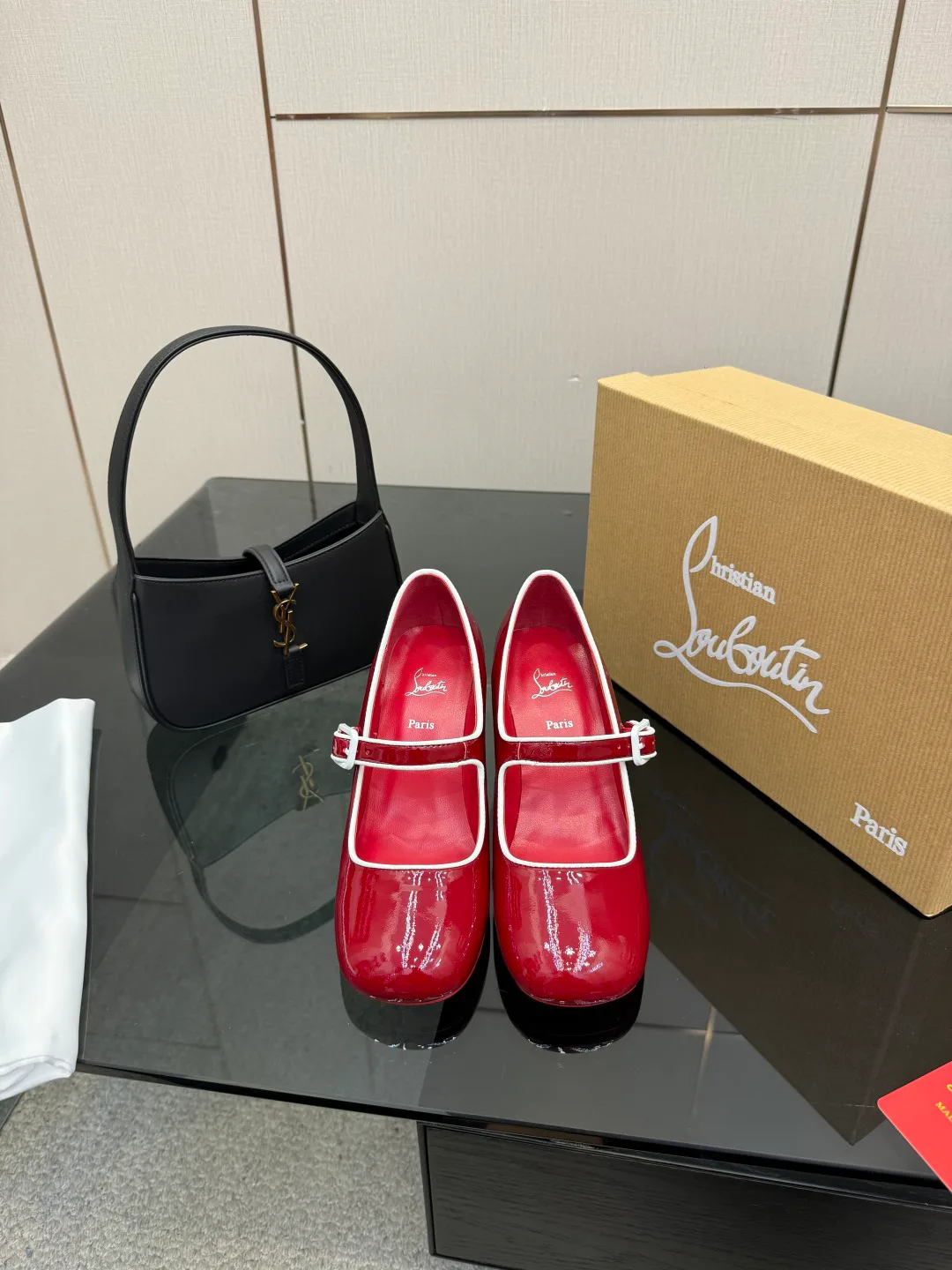 Туфли Женские Christian Louboutin 555383