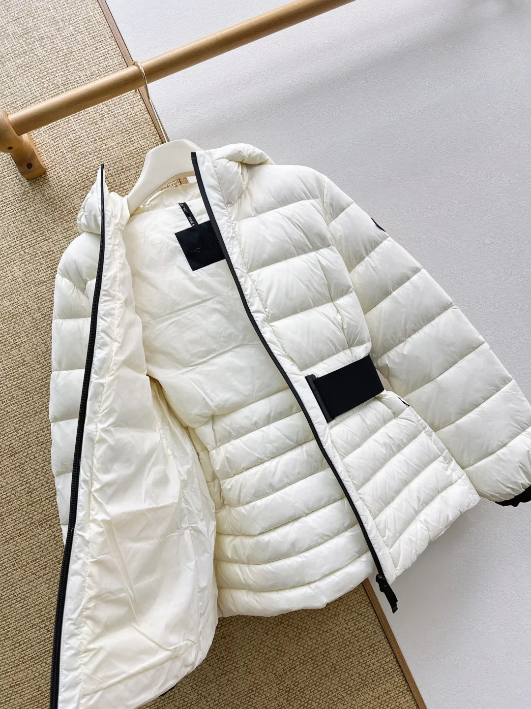 Куртки И Пуховики Женские Moncler 18345001