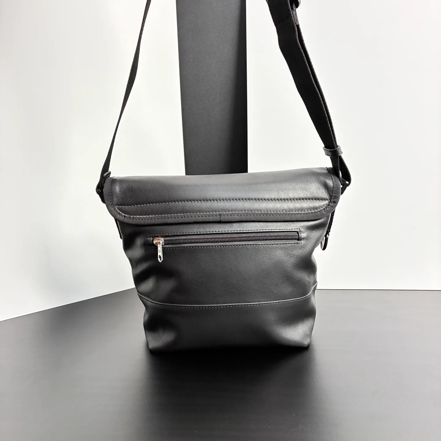 Сумки На Ремне Женские Balenciaga 18136515