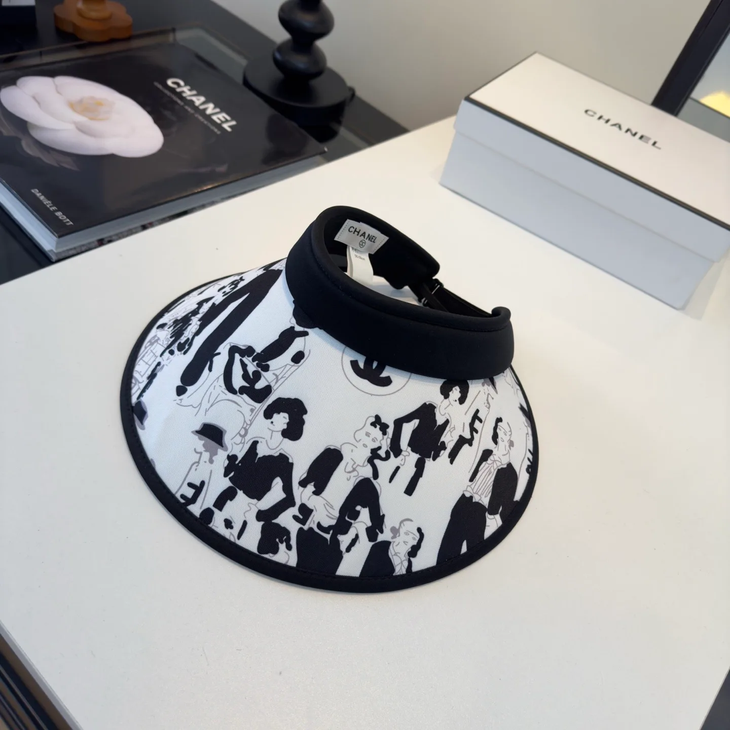 Головные Уборы Chanel 12349325