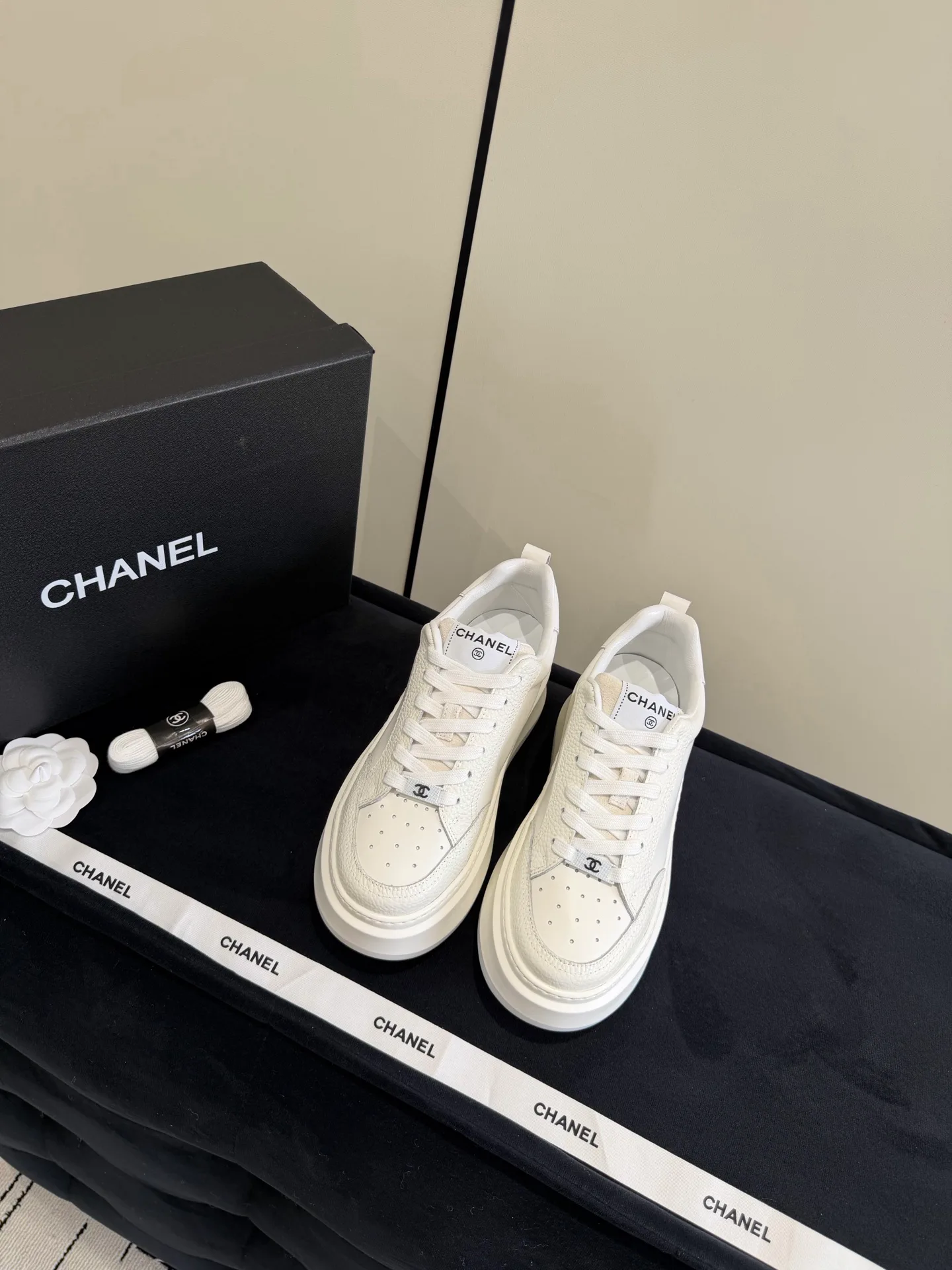 Кроссовки Женские Chanel 19270952