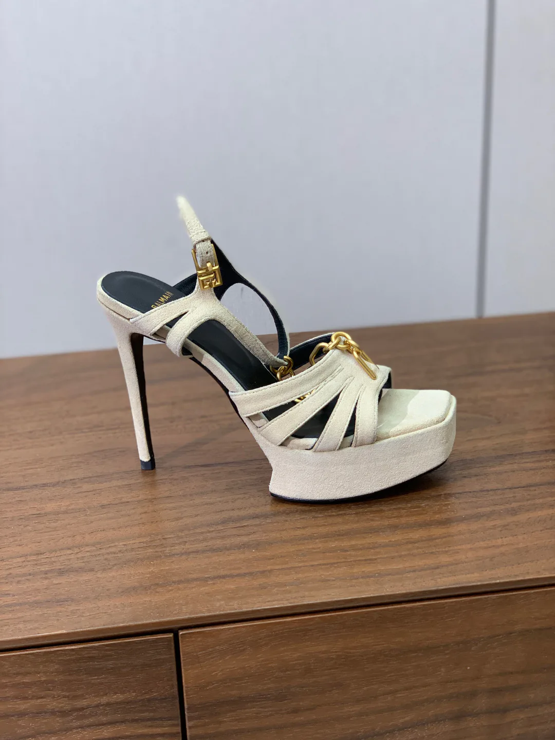 Босоножки Женские Balmain 11886634