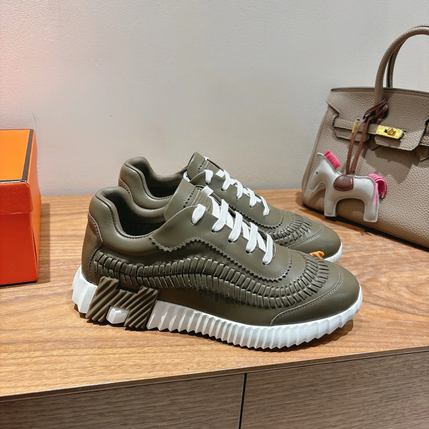 Кроссовки Женские Hermes 18729816