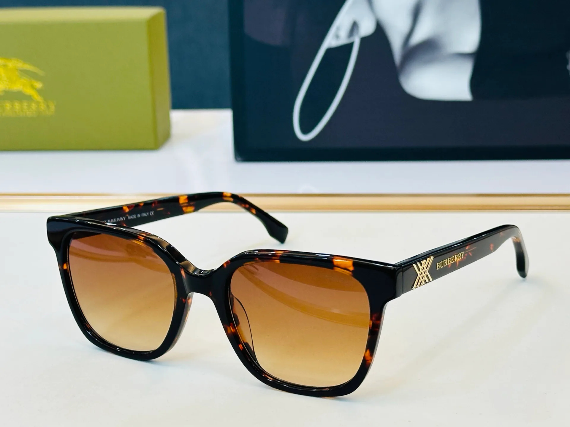 Очки Burberry 18629790