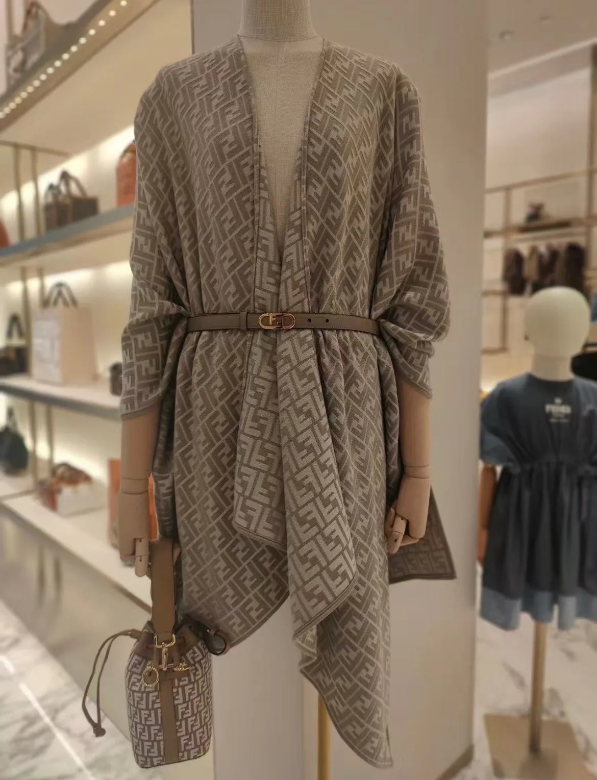 Шарфы Женские Fendi 312049
